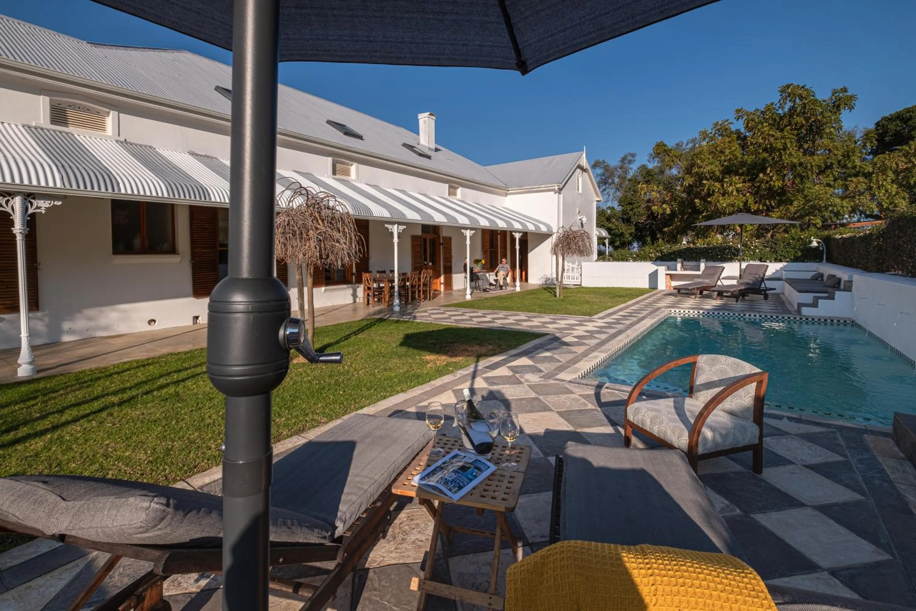 Swimming pool in Merindol Manor