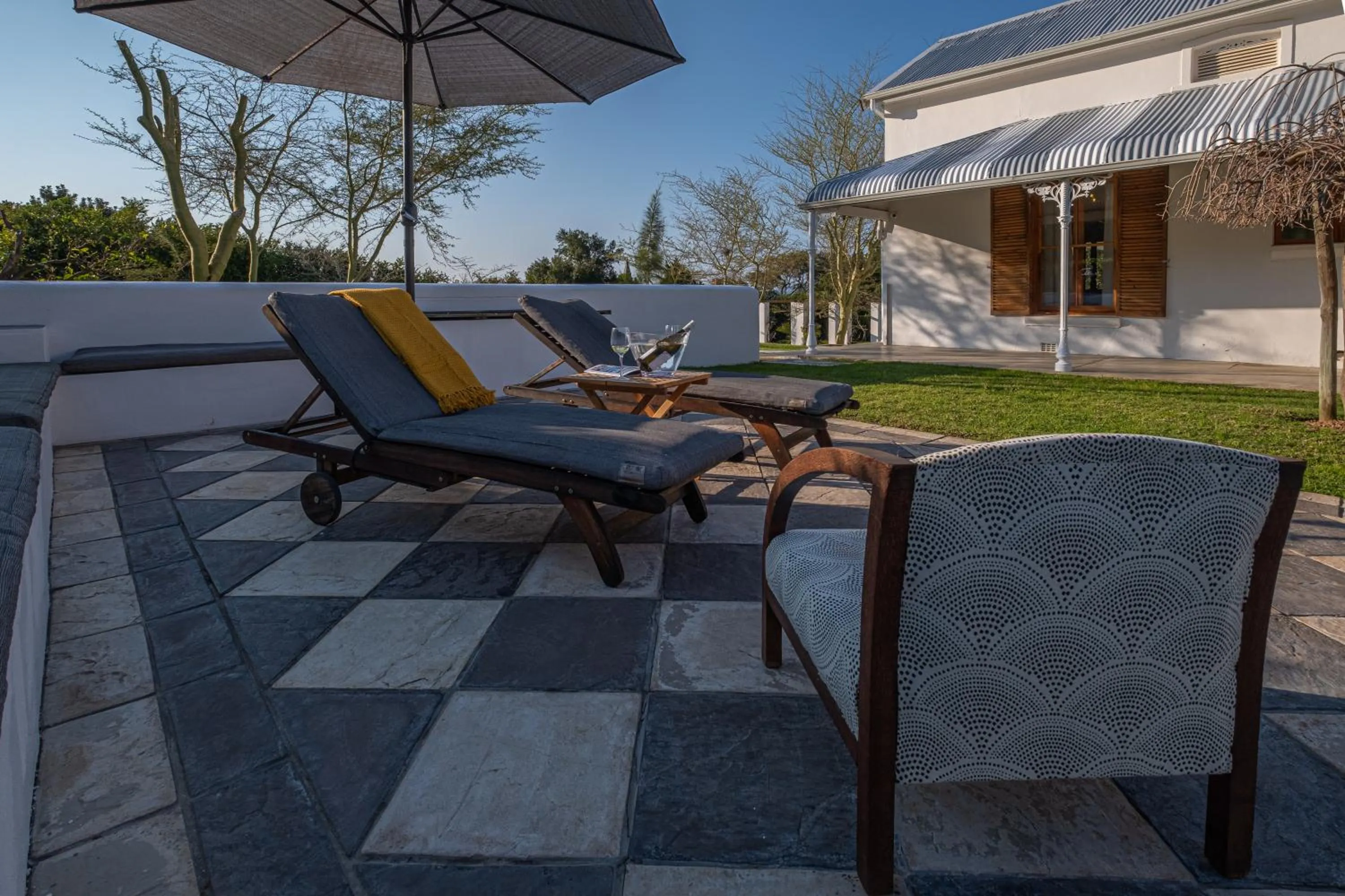 Swimming pool in Merindol Manor