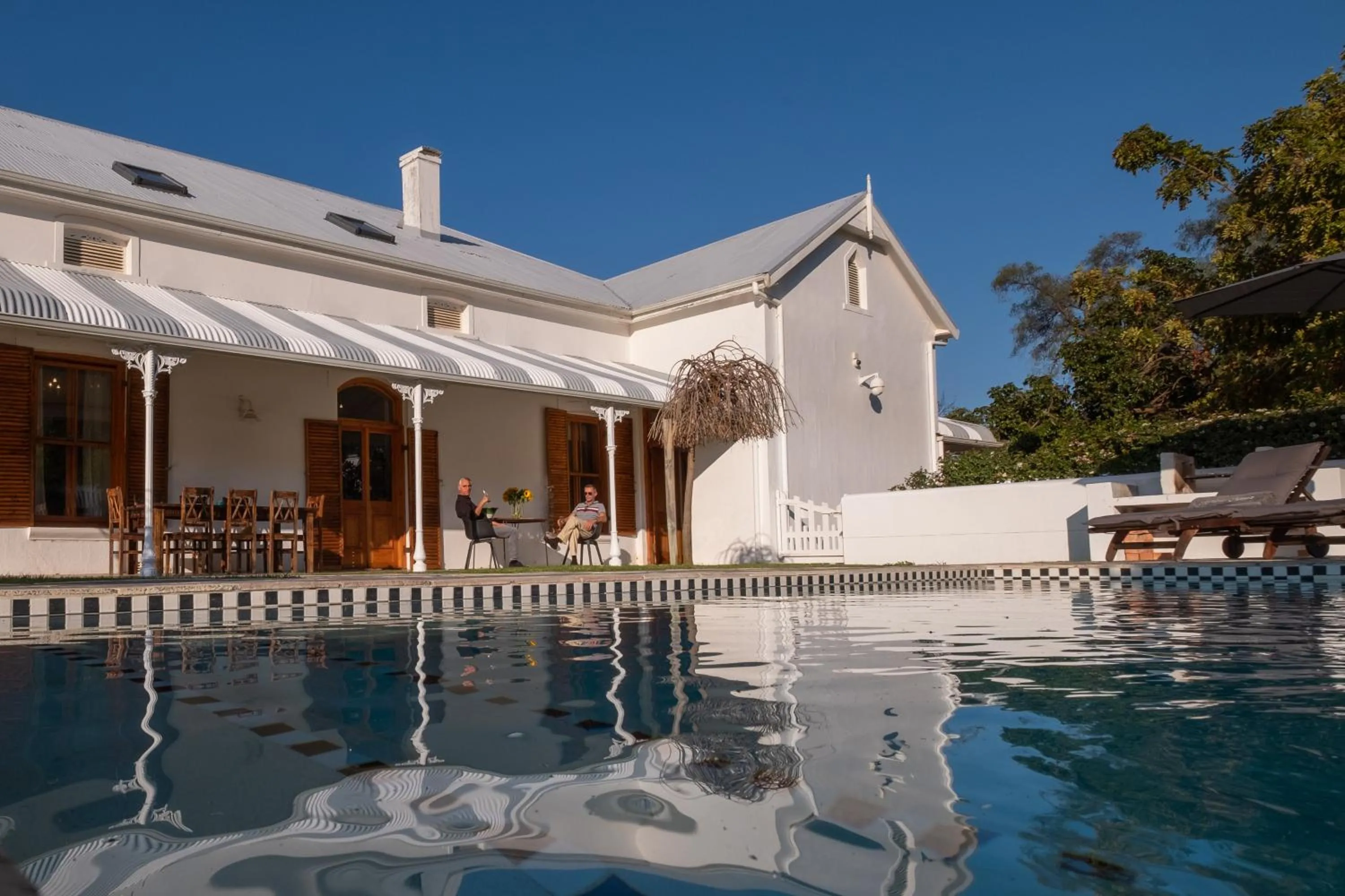 Swimming pool in Merindol Manor