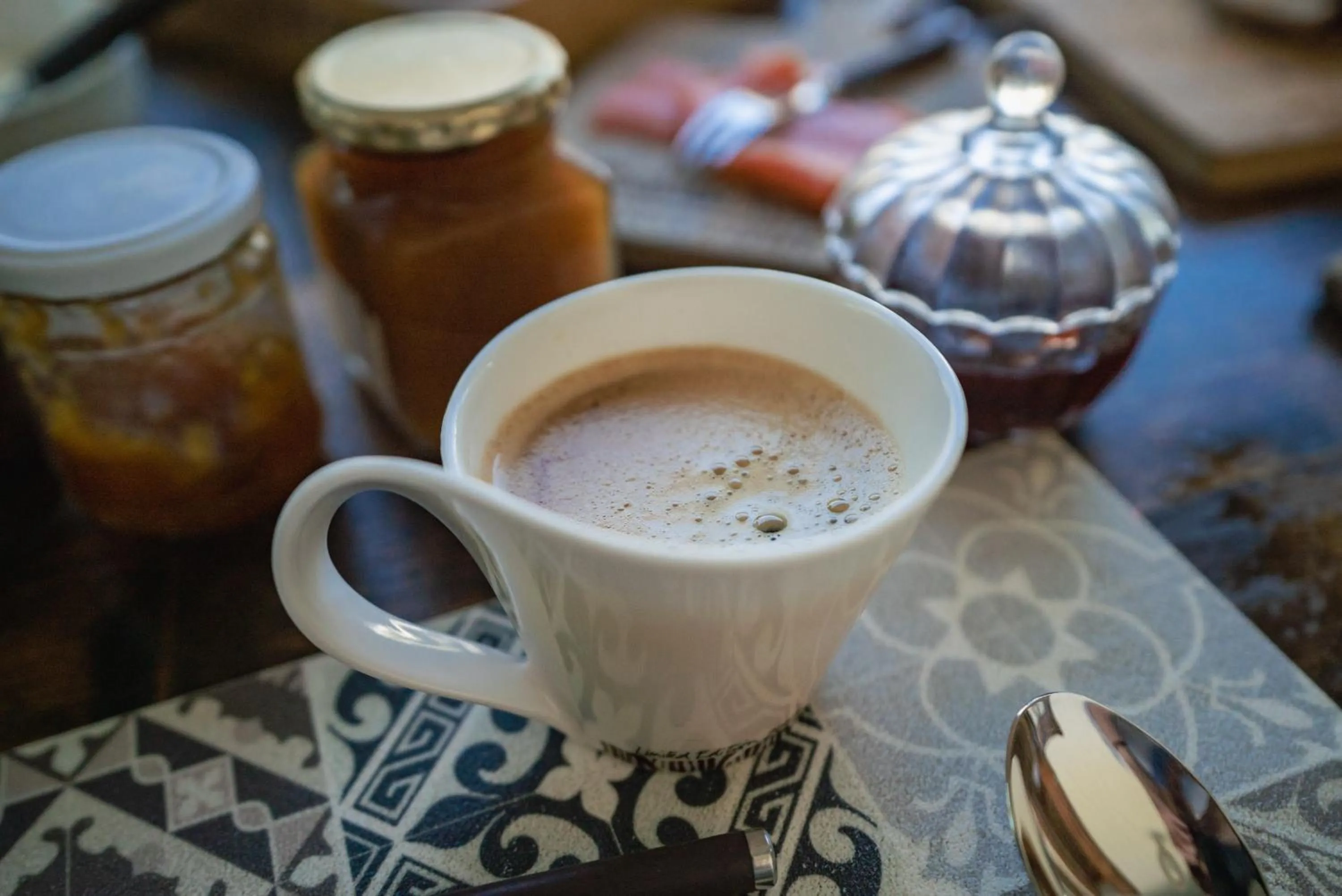 Breakfast in Merindol Manor