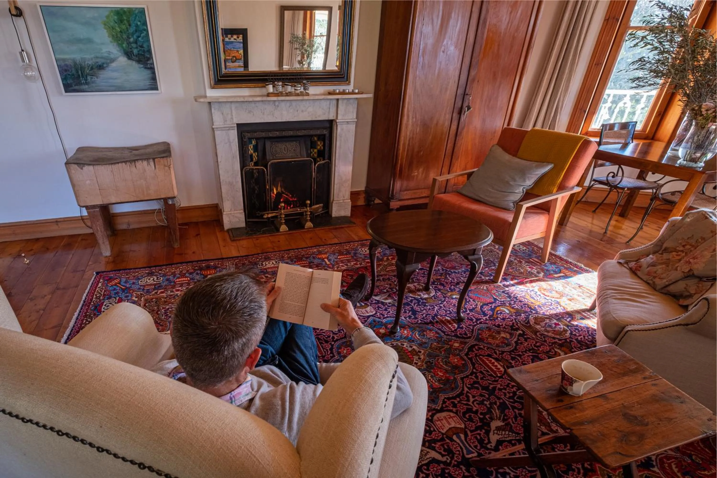 Living room in Merindol Manor