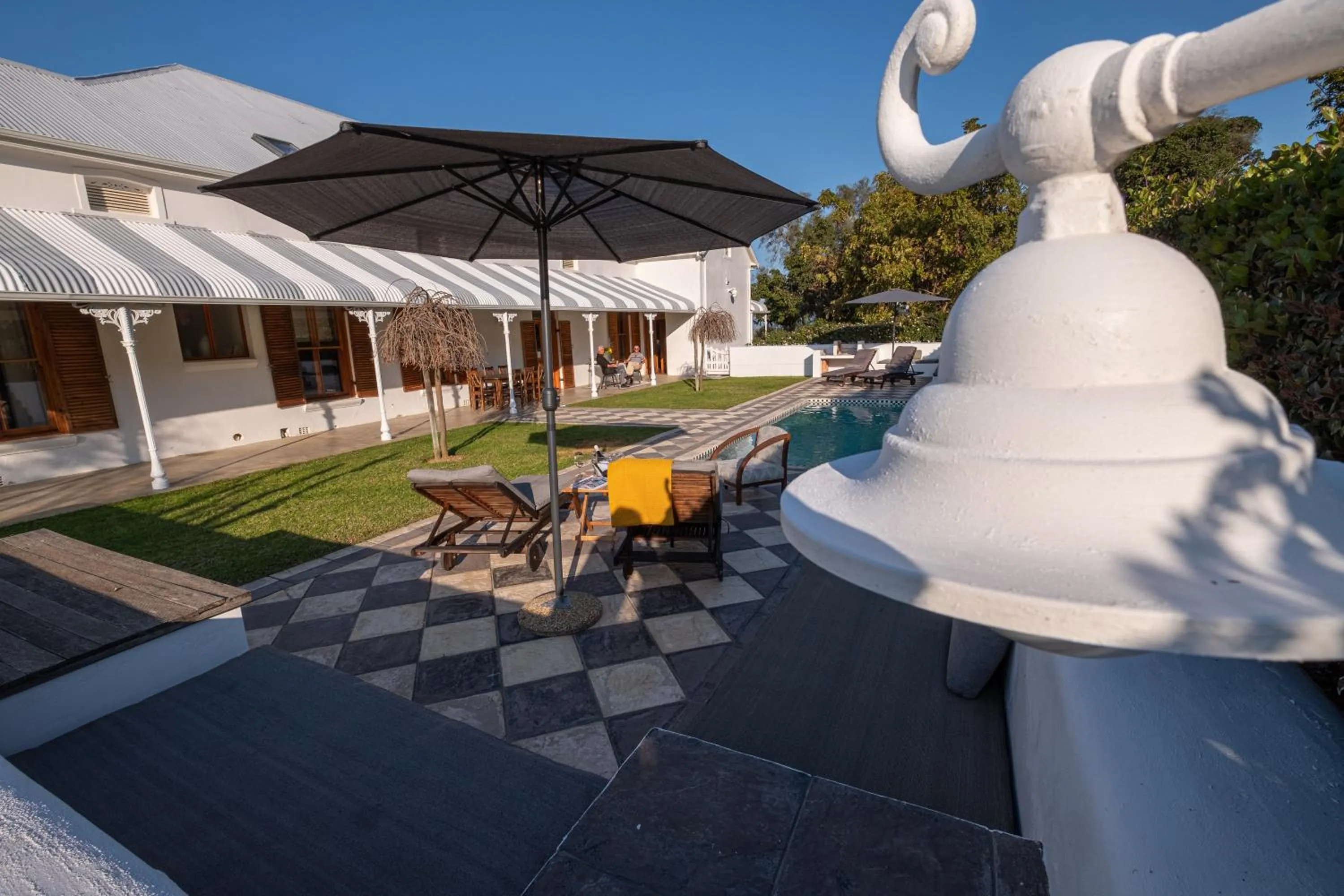 Swimming pool in Merindol Manor