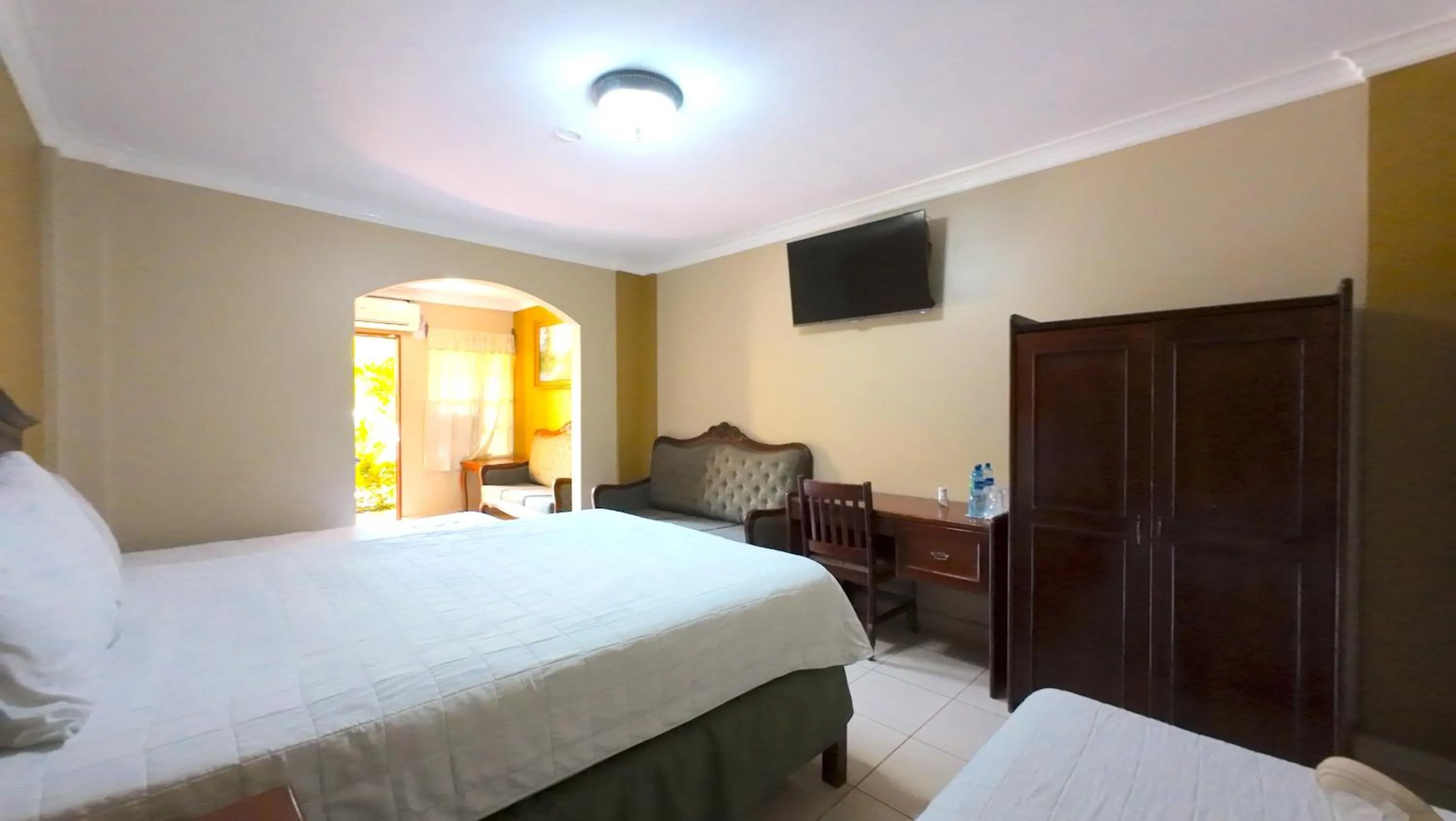 Bed in Hotel Florencia