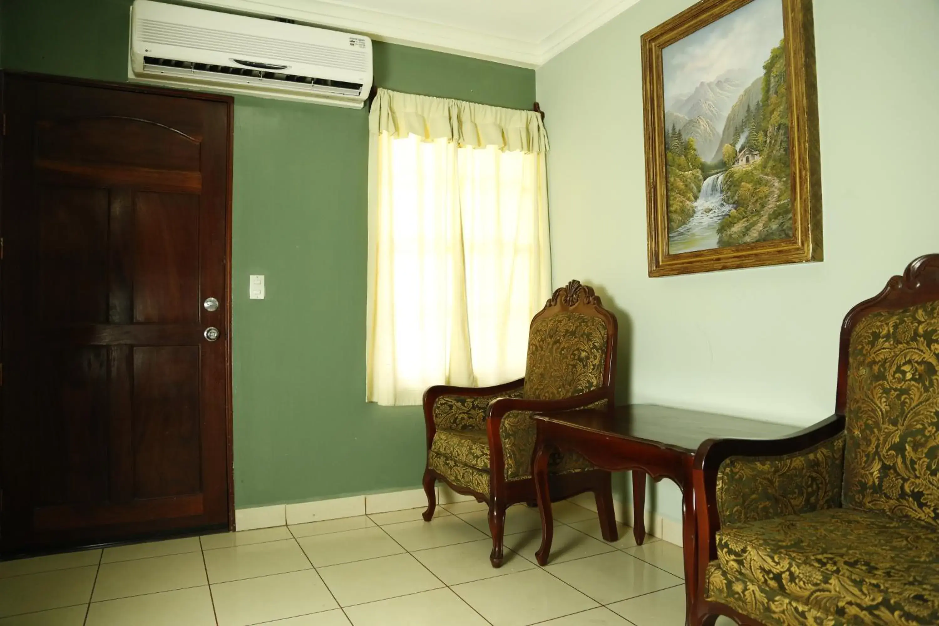 Standard Single Room in Hotel Florencia Standard Single Room in Hotel Florencia