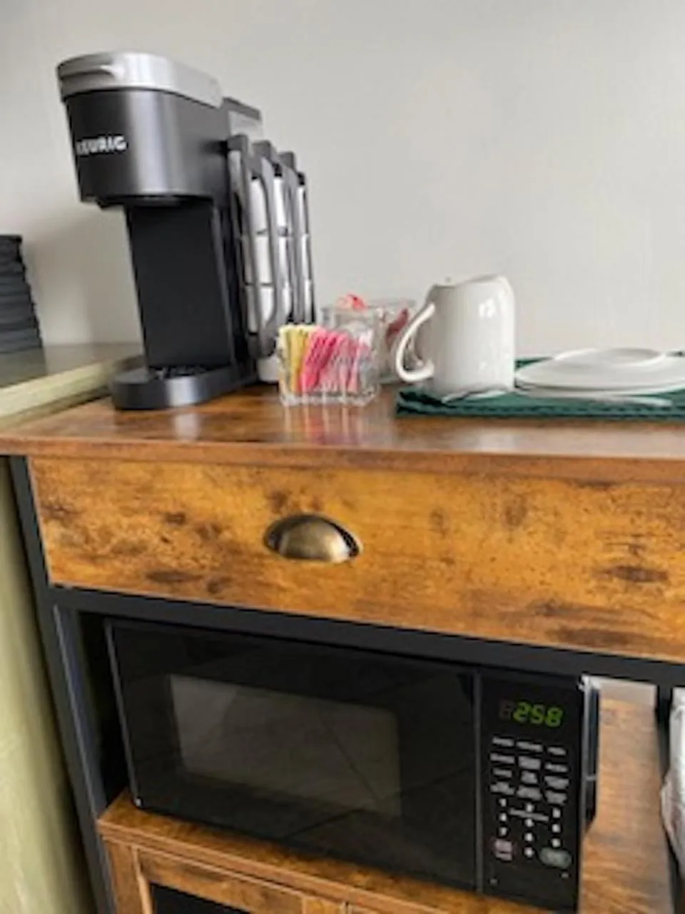 Coffee/tea facilities in Pikes Peak Paradise Bed and Breakfast