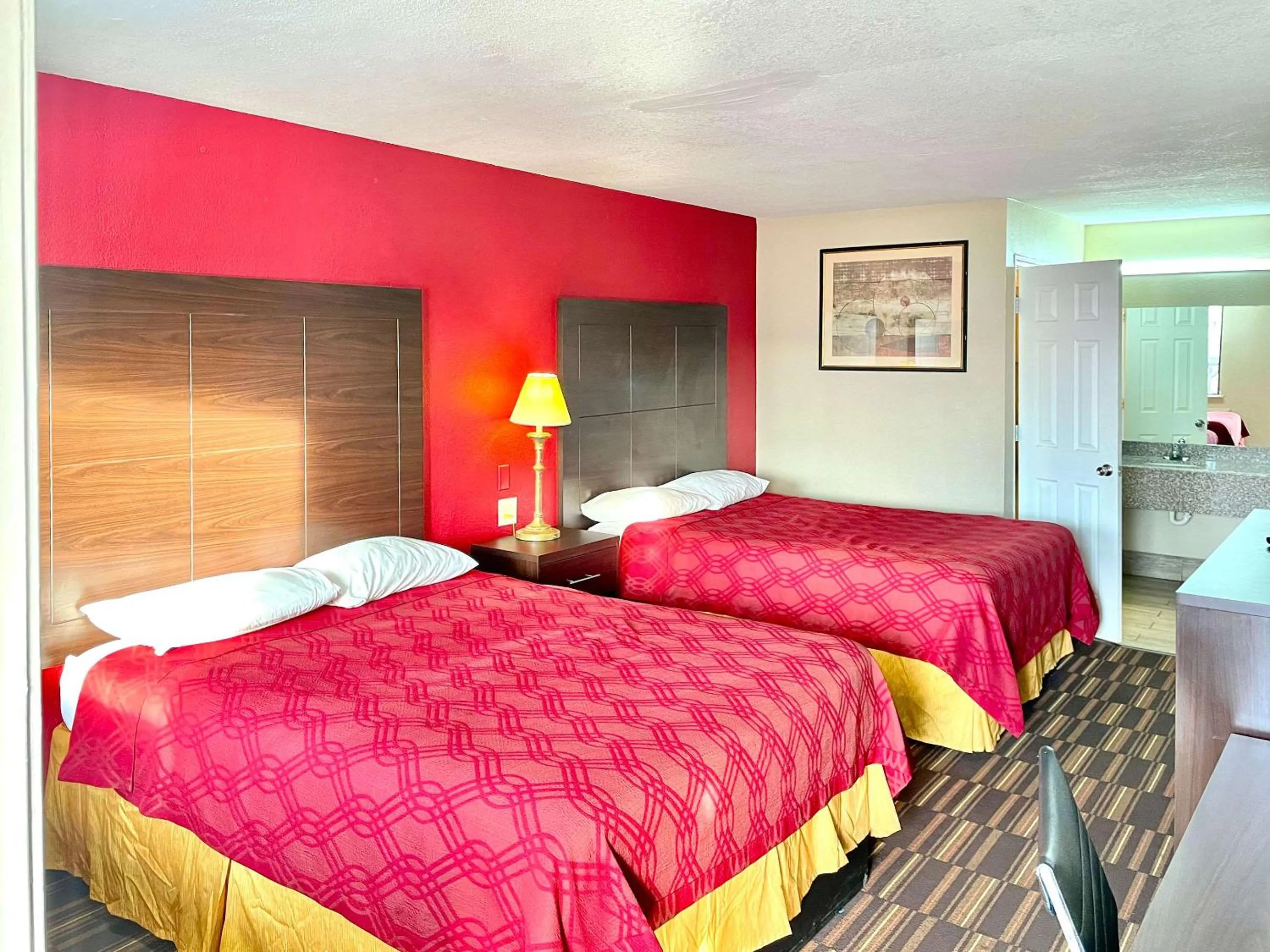 Bedroom, Bed in Rodeway Inn Pauls Valley