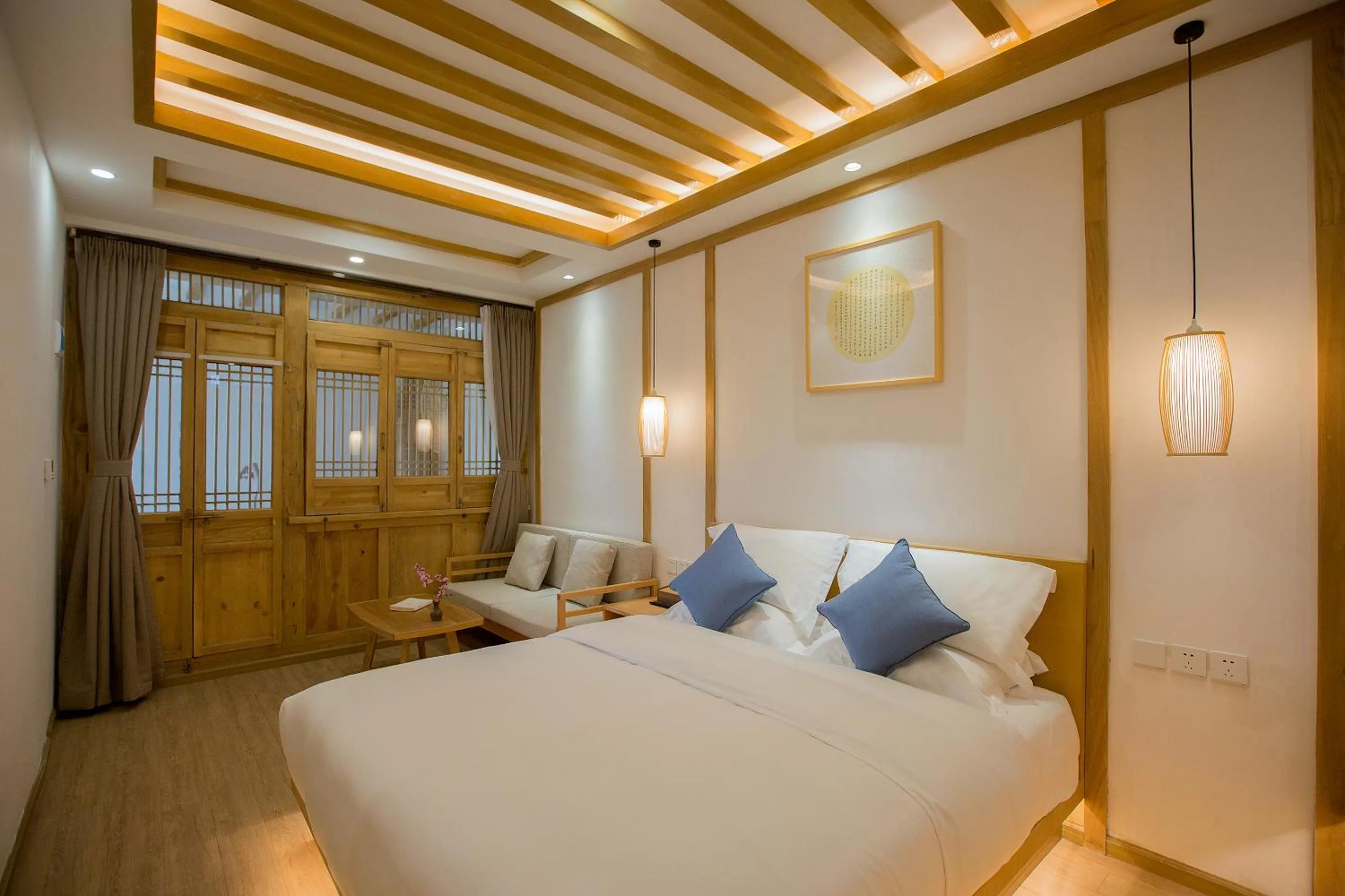 Photo of the whole room, Bed in Jianshe Inn