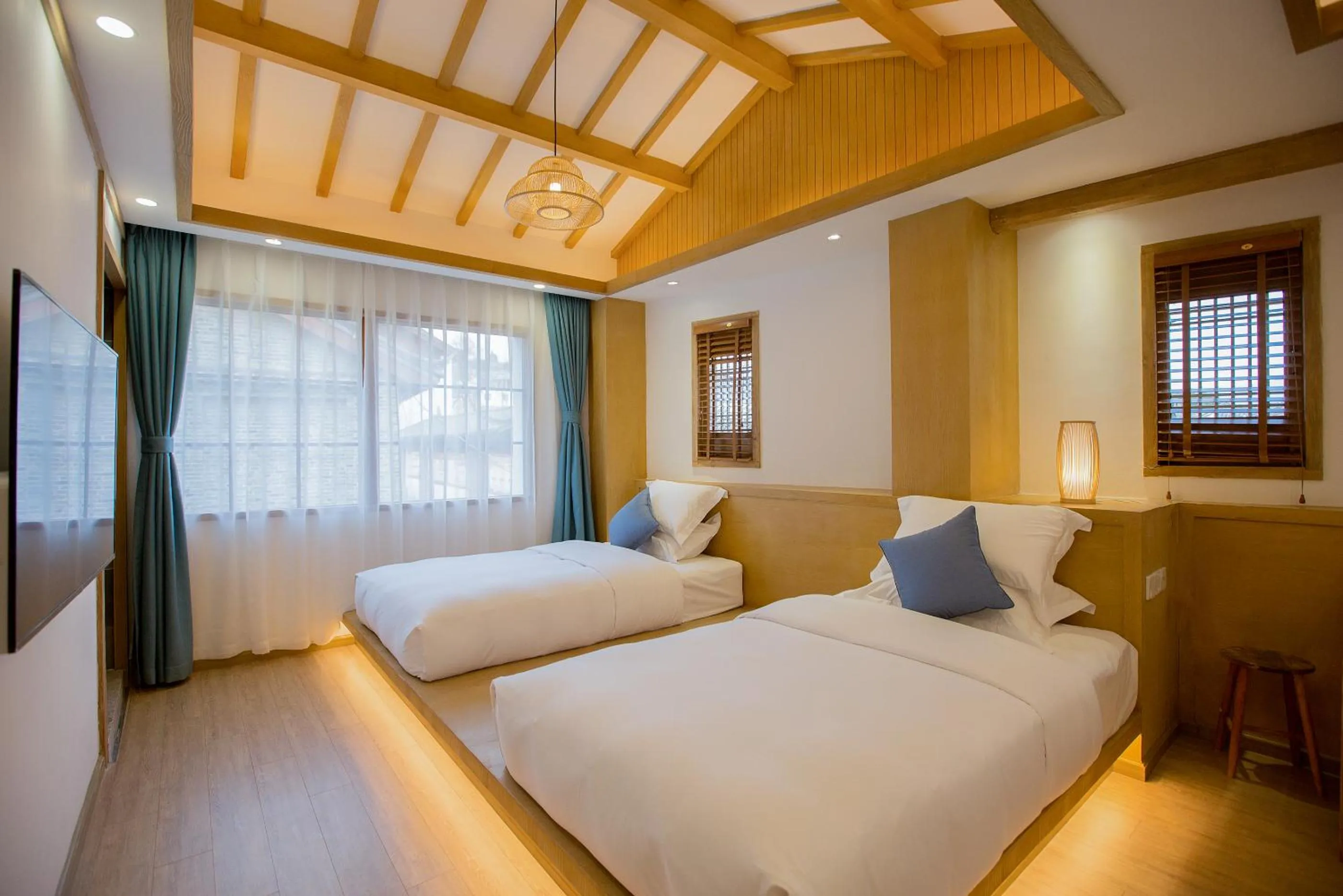 Photo of the whole room, Bed in Jianshe Inn