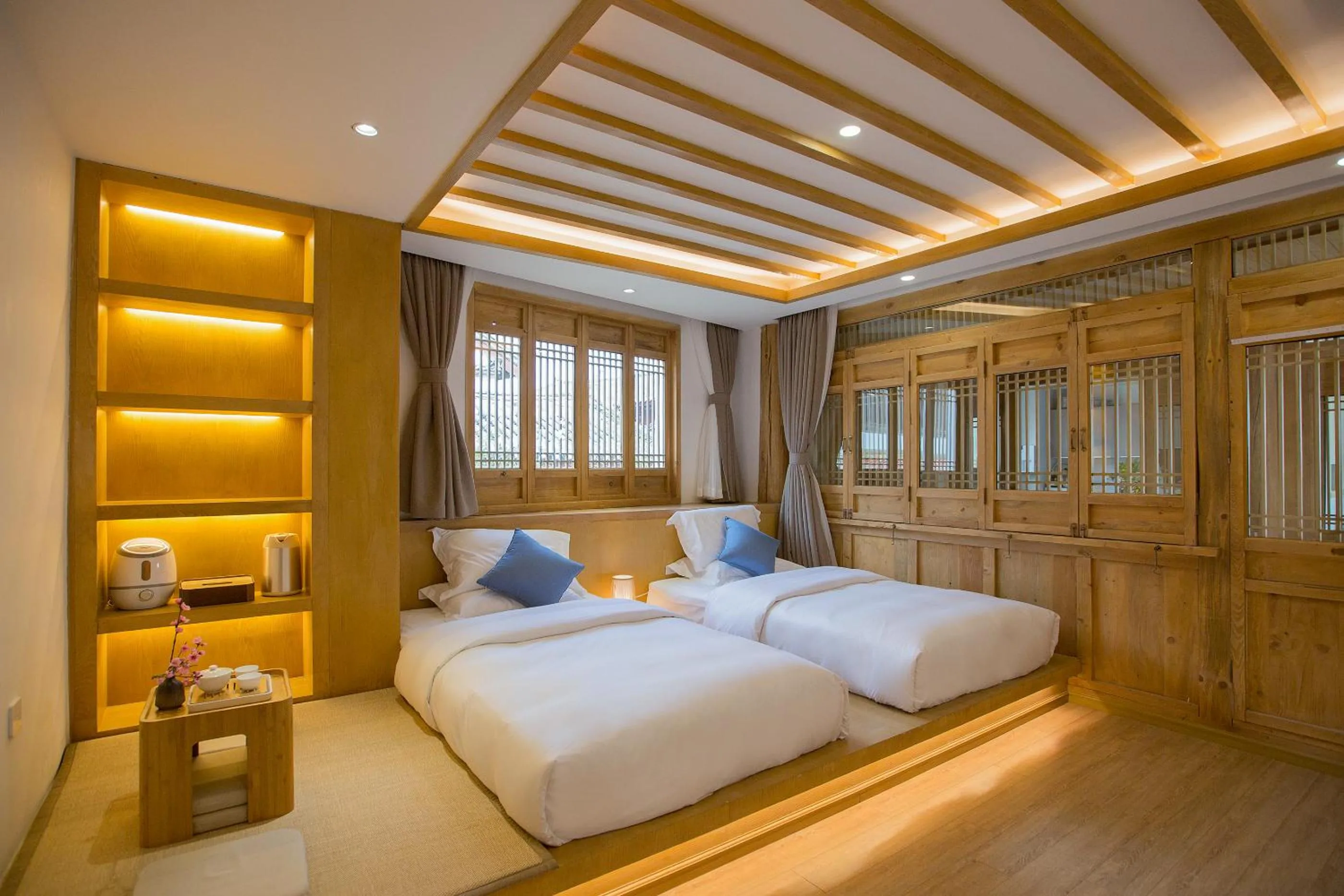 Photo of the whole room, Bed in Jianshe Inn