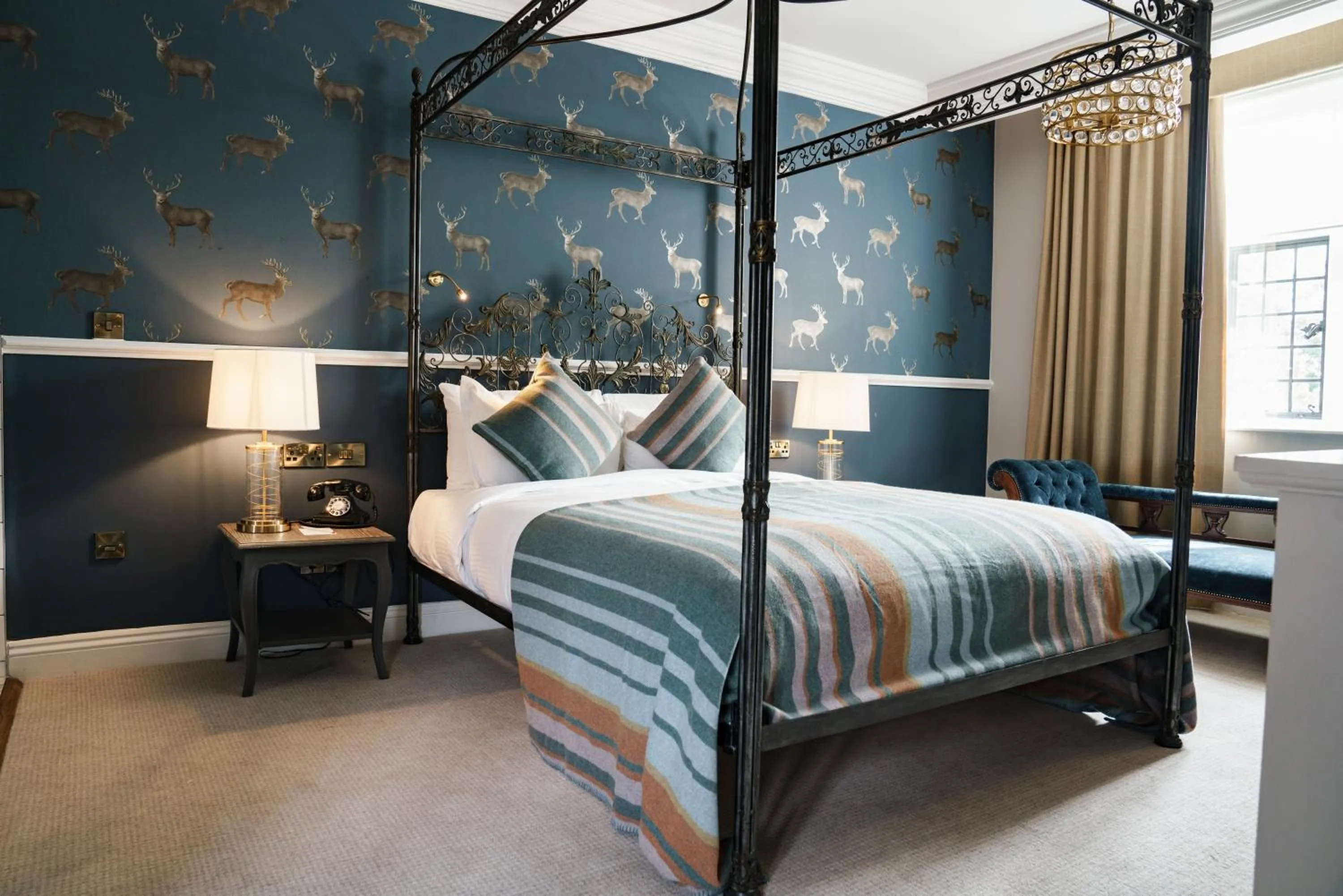 Photo of the whole room, Bed in The White Hart Hotel