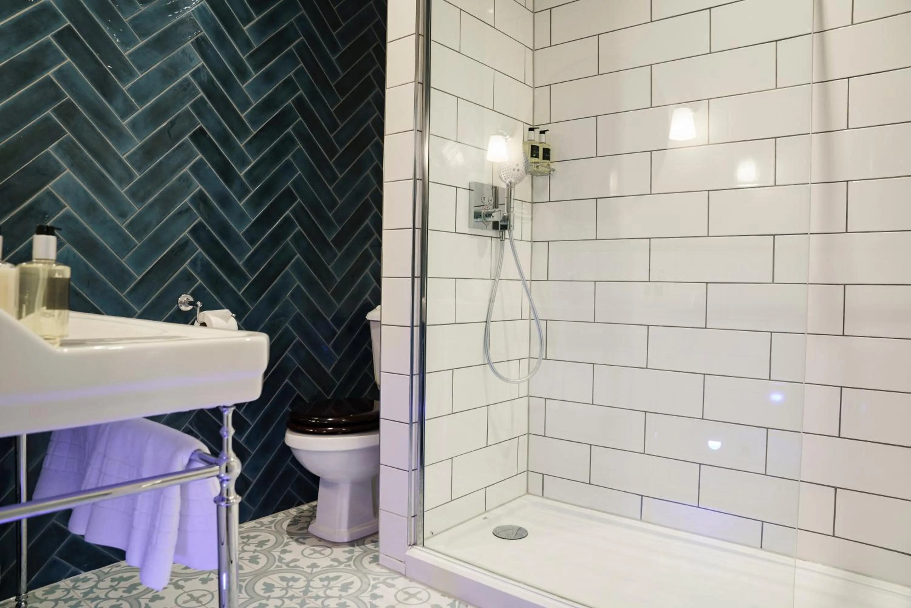 Bathroom in The White Hart Hotel