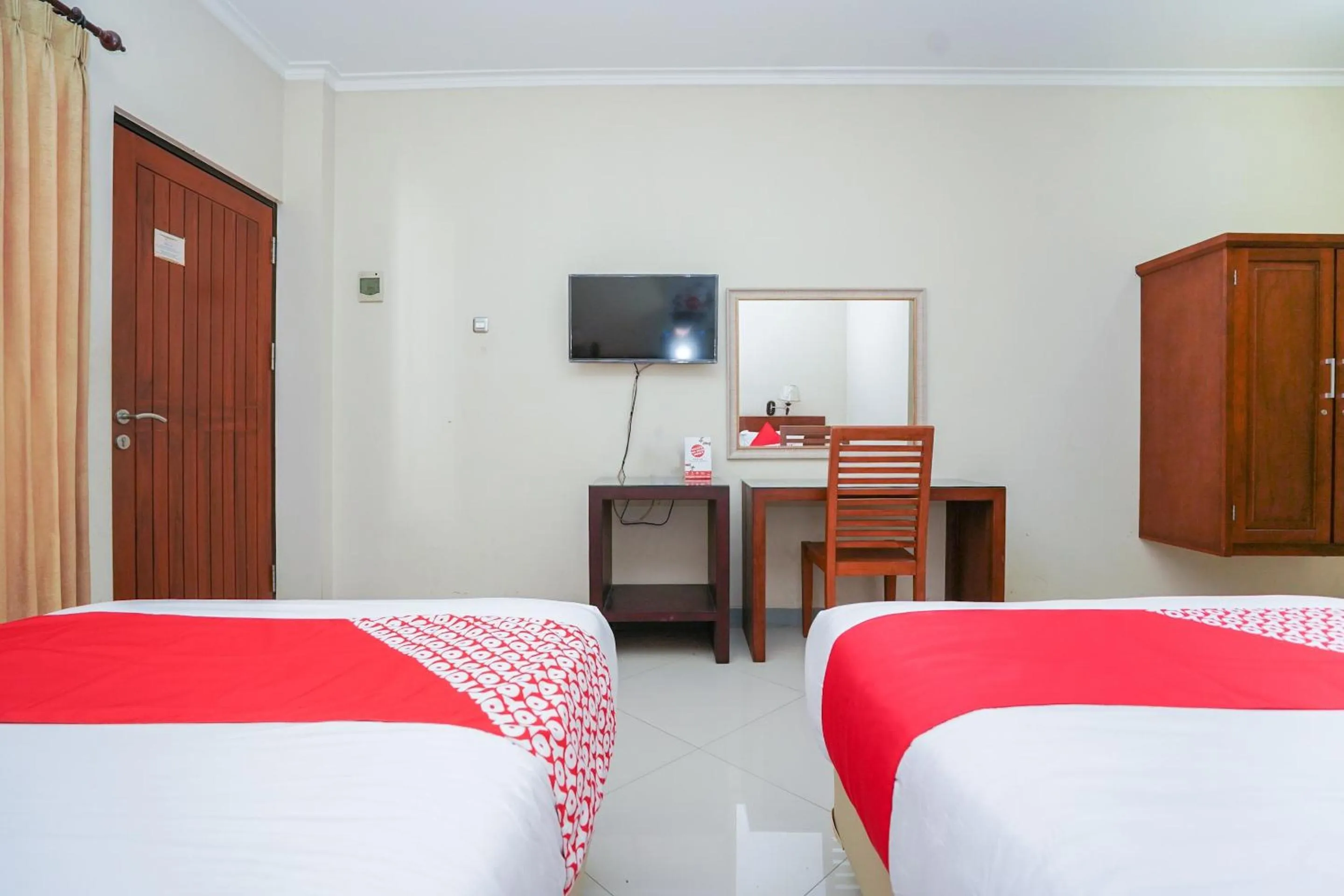 Bedroom, Bed in Capital O 1430 Hotel Ratna Syariah