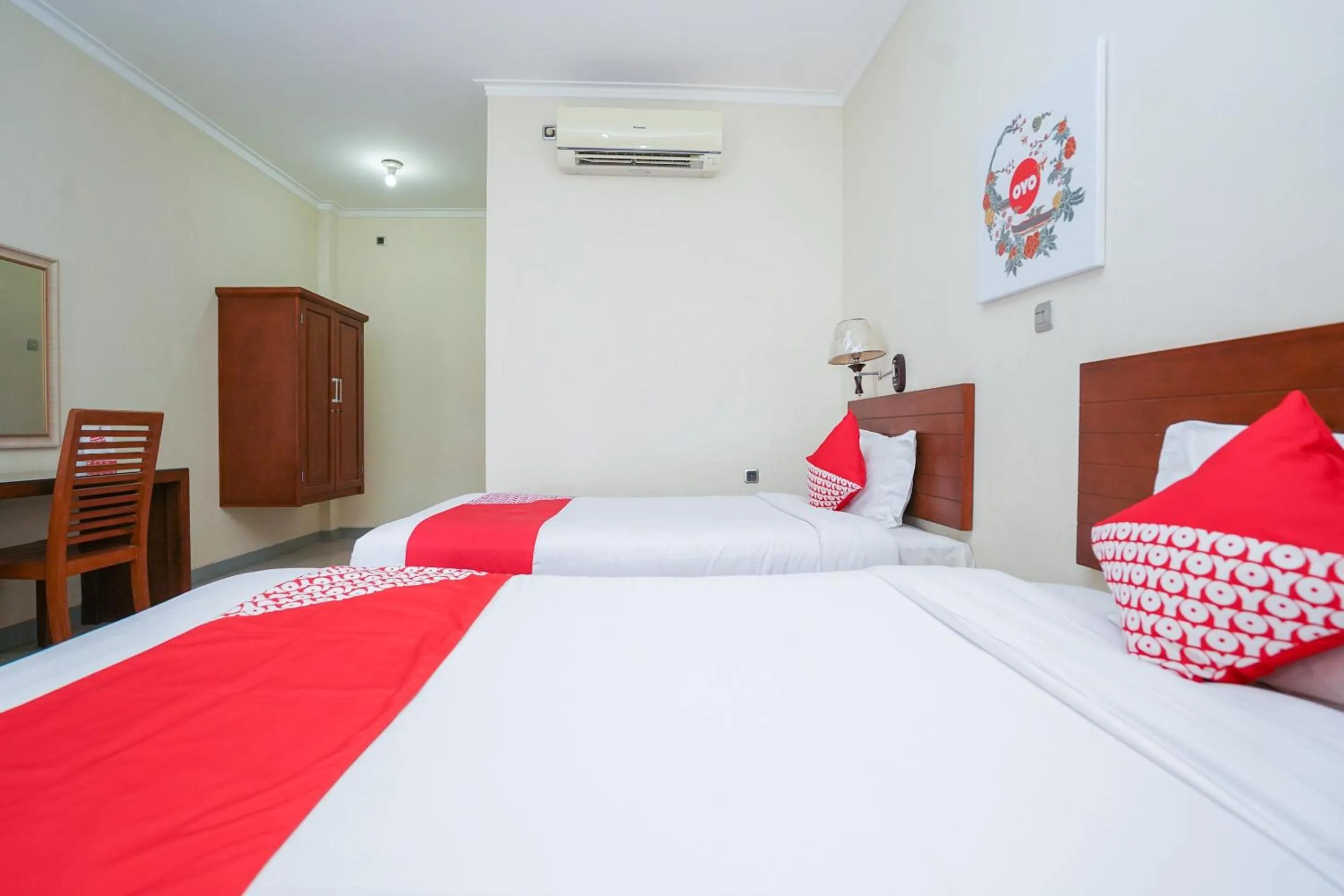 Bedroom, Bed in Capital O 1430 Hotel Ratna Syariah