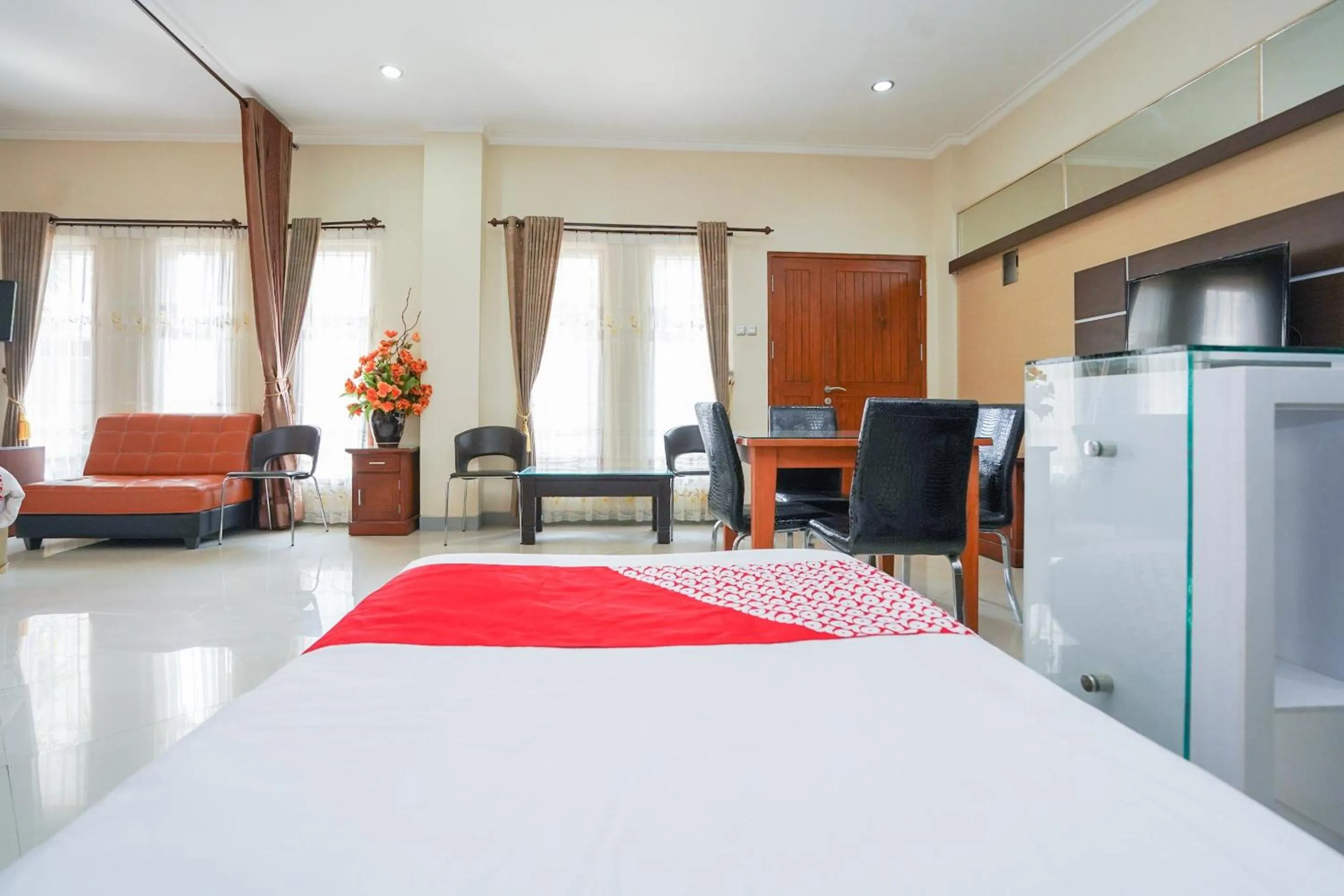 Bedroom, Bed in Capital O 1430 Hotel Ratna Syariah