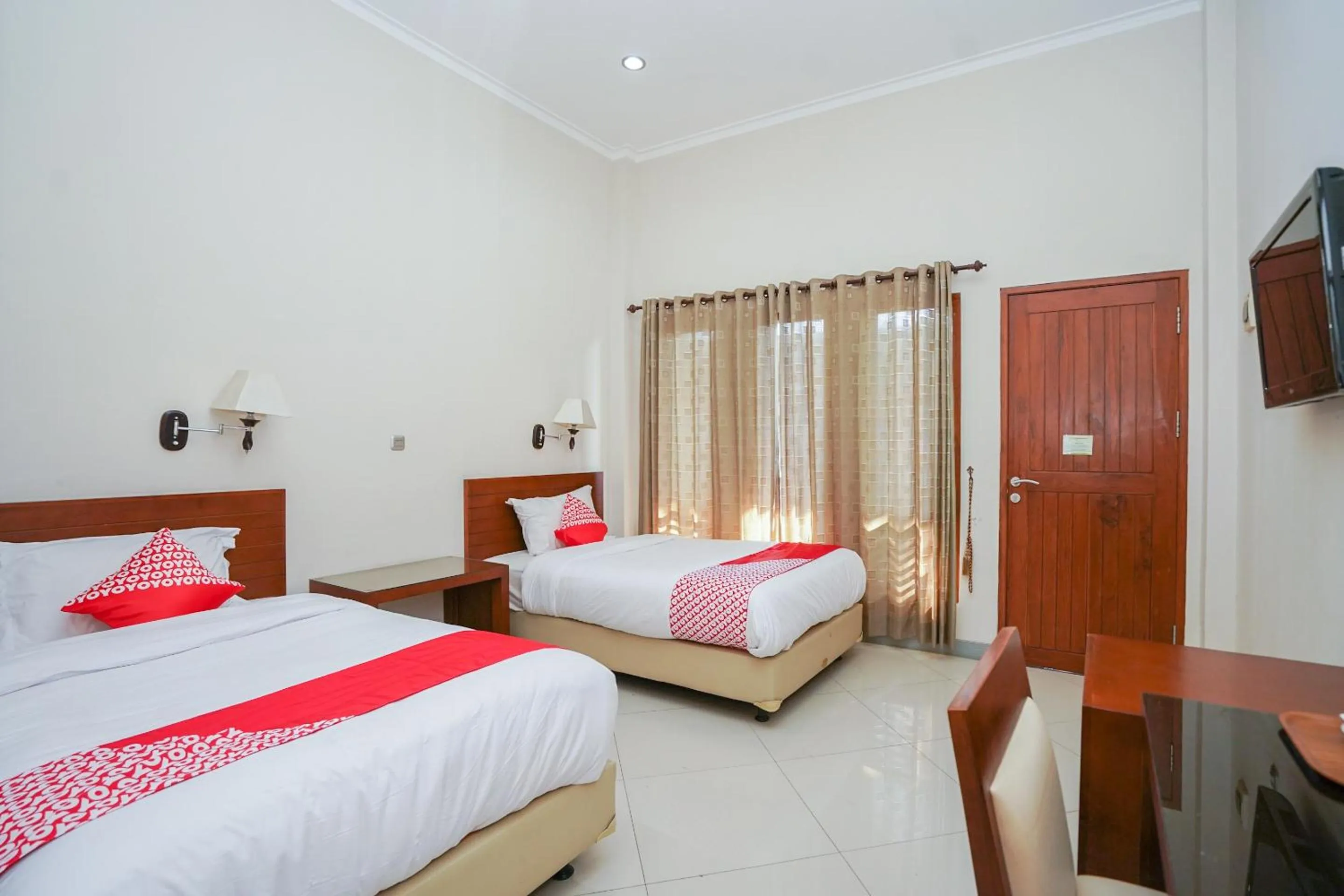 Bedroom, Bed in Capital O 1430 Hotel Ratna Syariah