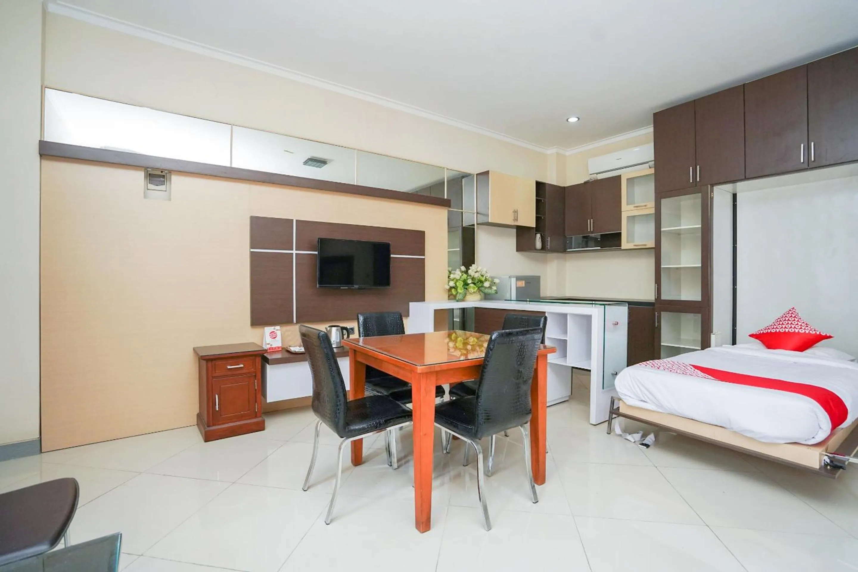 Bedroom, Bed in Capital O 1430 Hotel Ratna Syariah