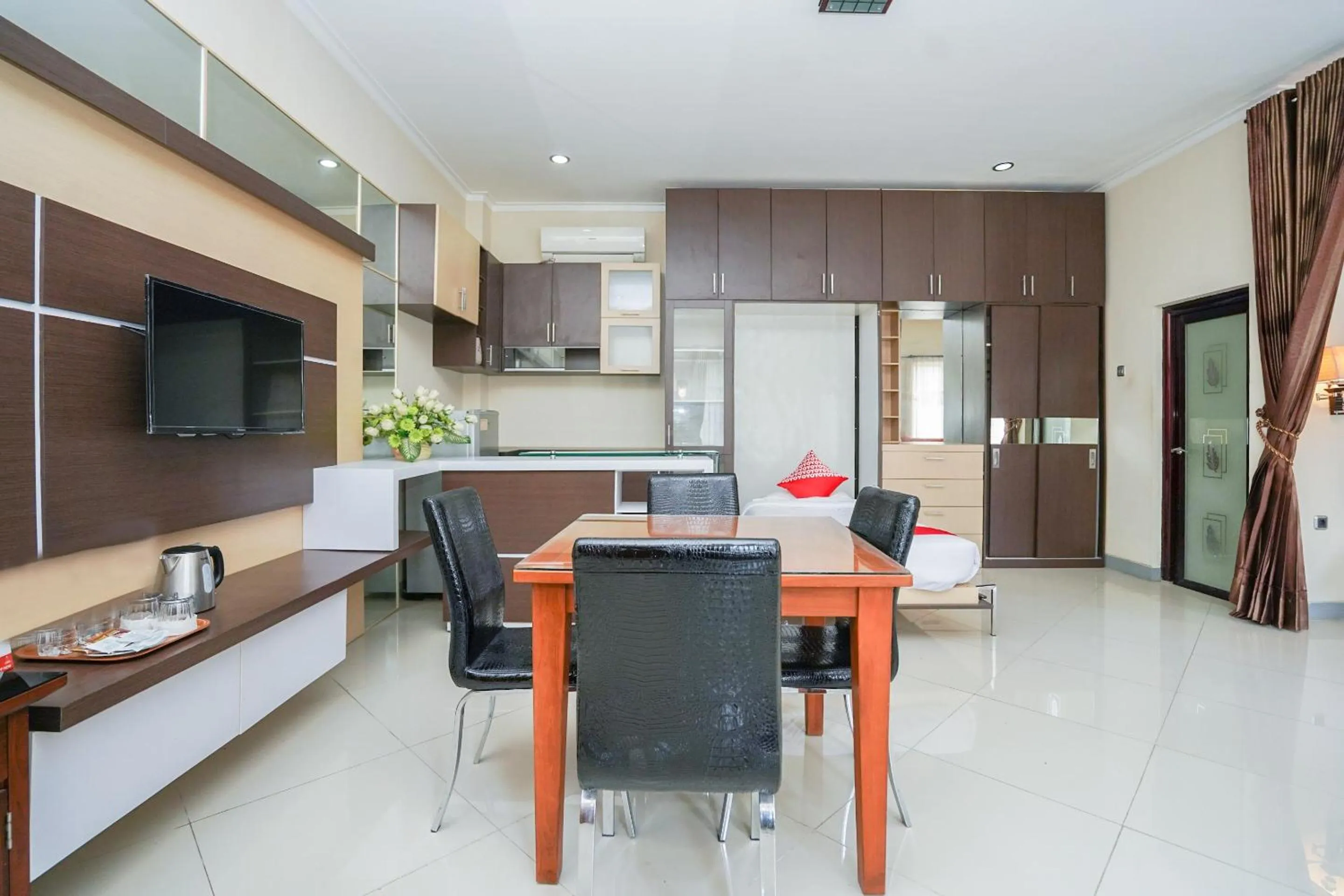 Bedroom in Capital O 1430 Hotel Ratna Syariah