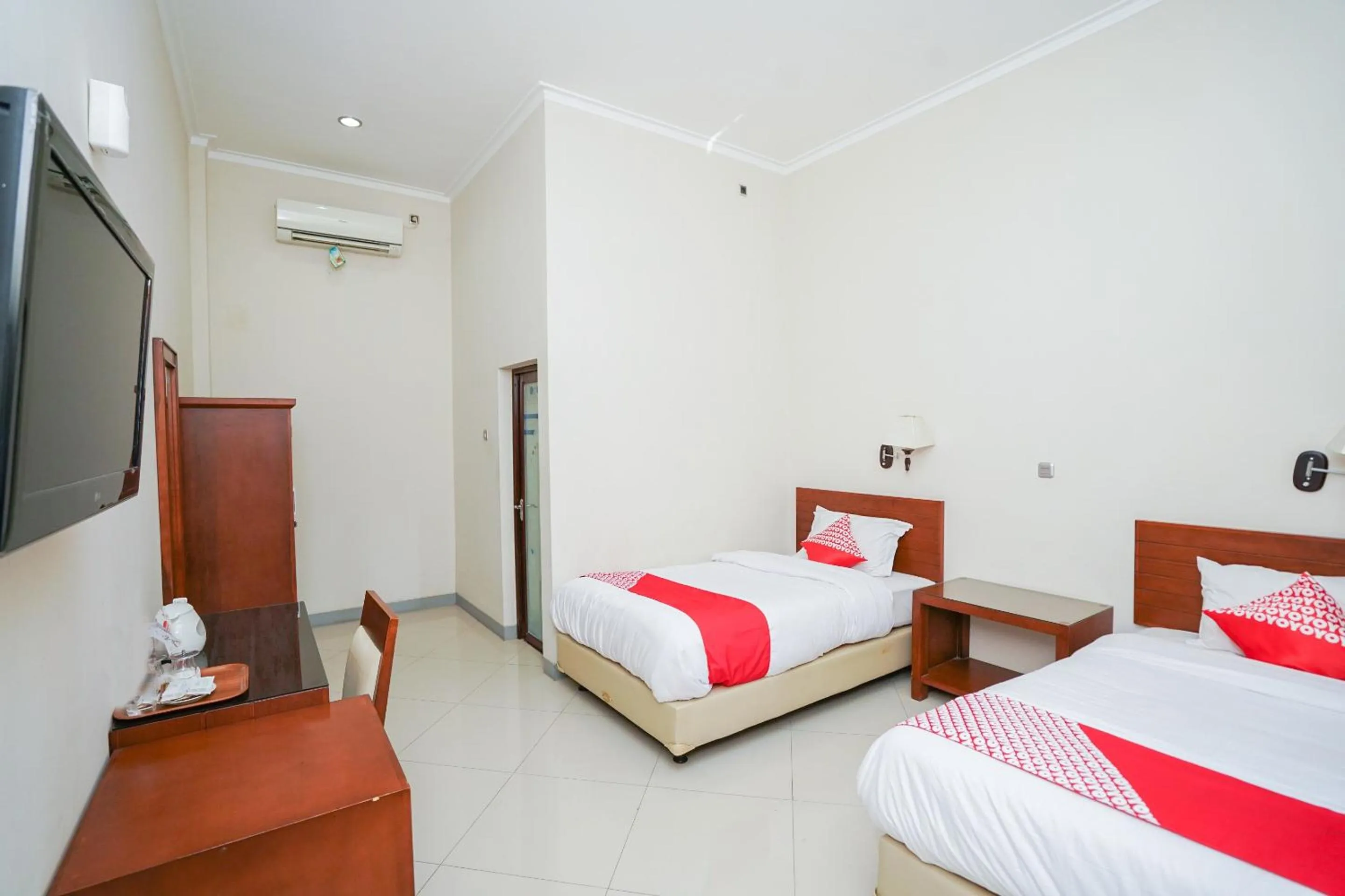 Bedroom, Bed in Capital O 1430 Hotel Ratna Syariah