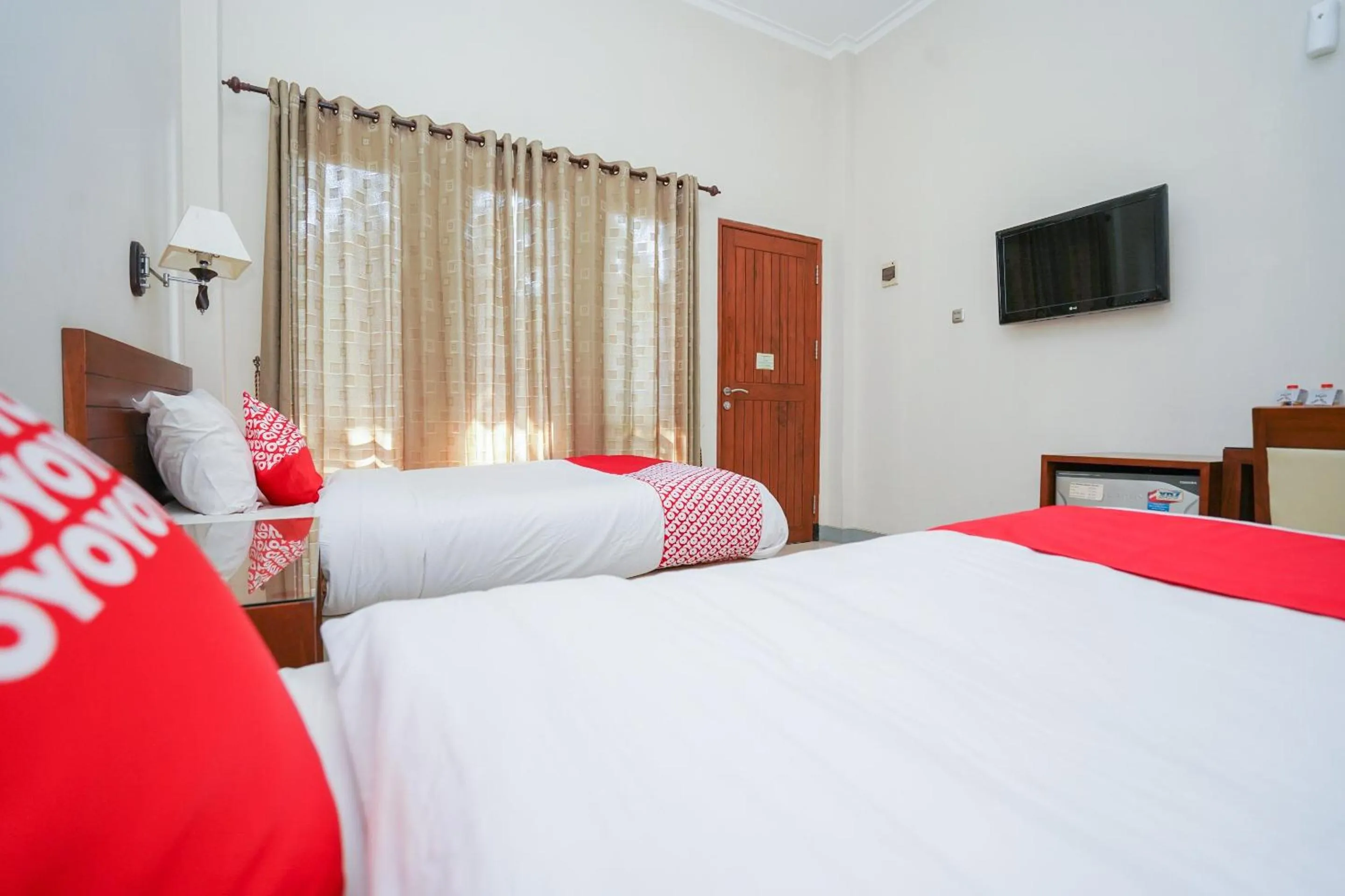 Bedroom, Bed in Capital O 1430 Hotel Ratna Syariah