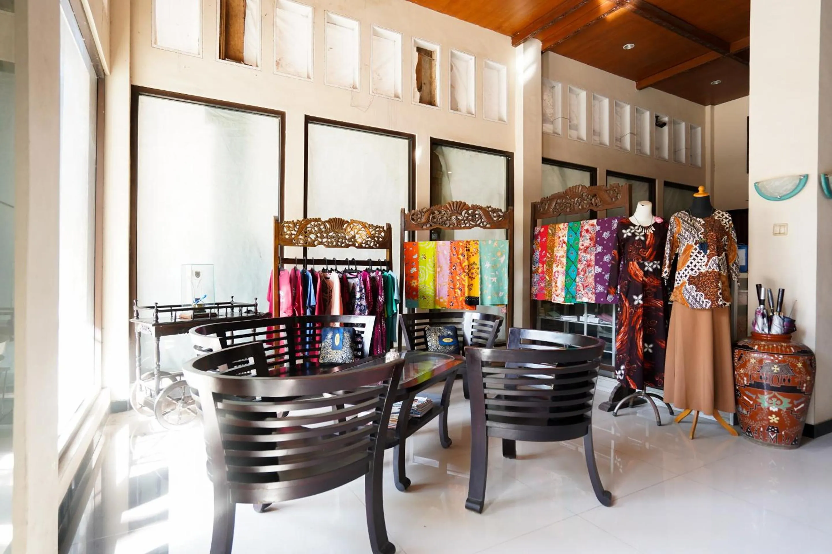 Lobby or reception in Capital O 1430 Hotel Ratna Syariah