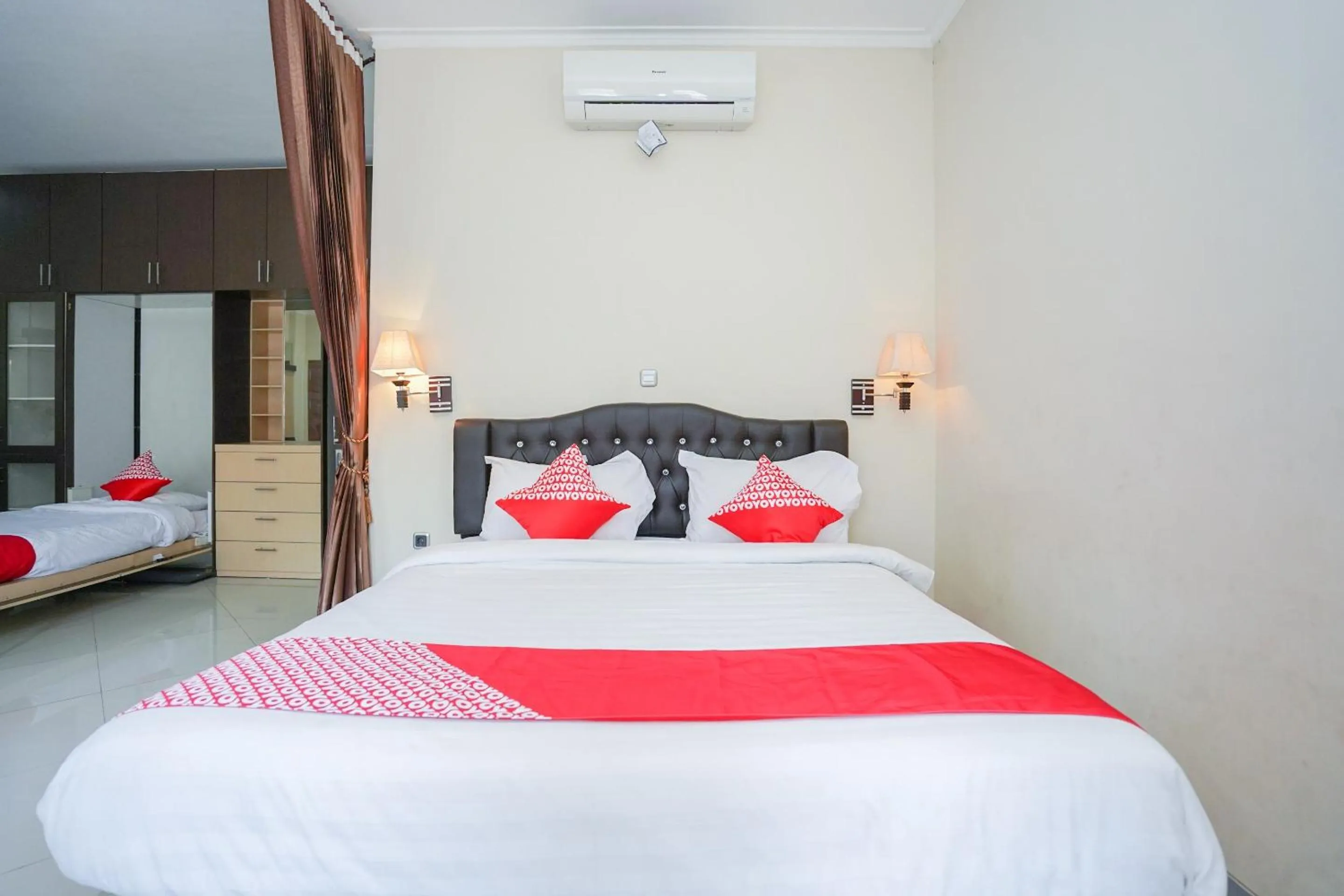 Bedroom, Bed in Capital O 1430 Hotel Ratna Syariah