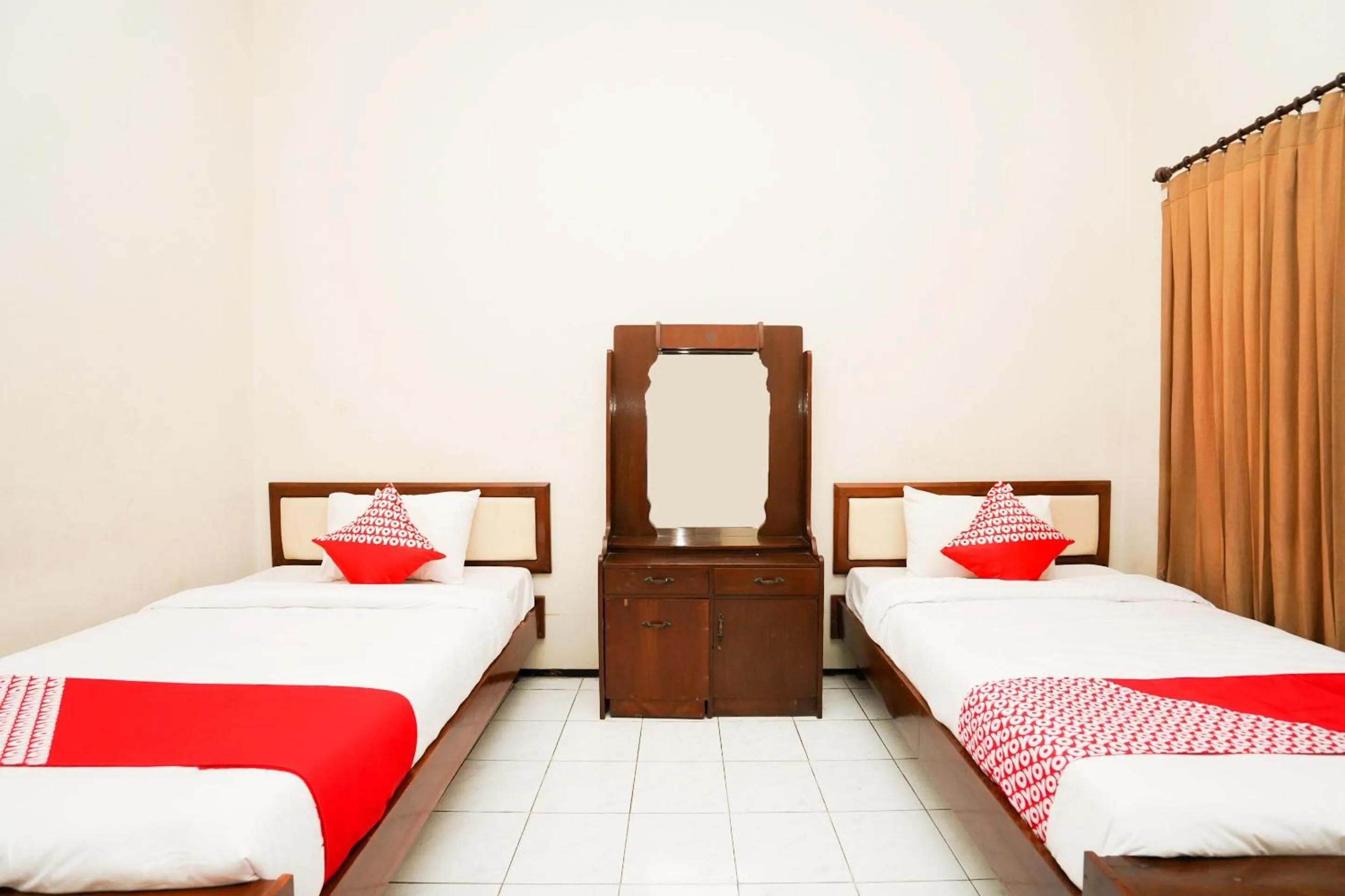 Bedroom, Bed in Capital O 1430 Hotel Ratna Syariah