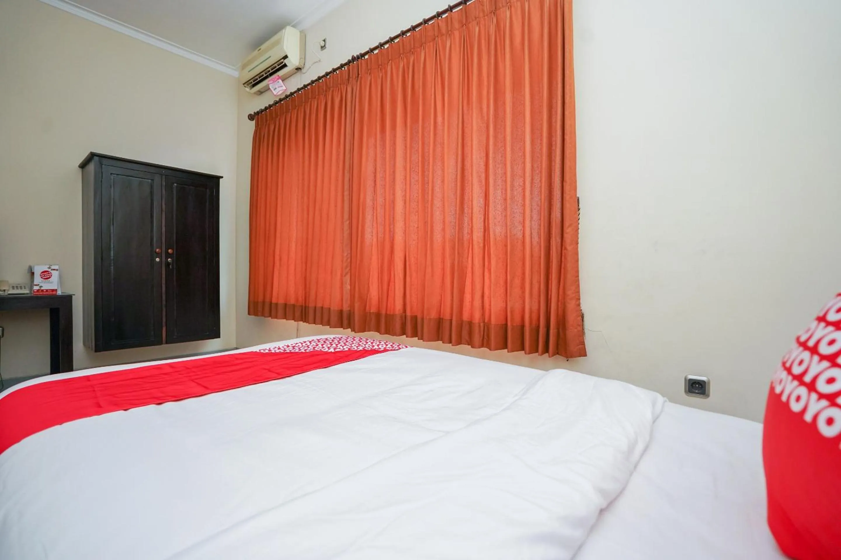 Bedroom, Bed in Capital O 1430 Hotel Ratna Syariah