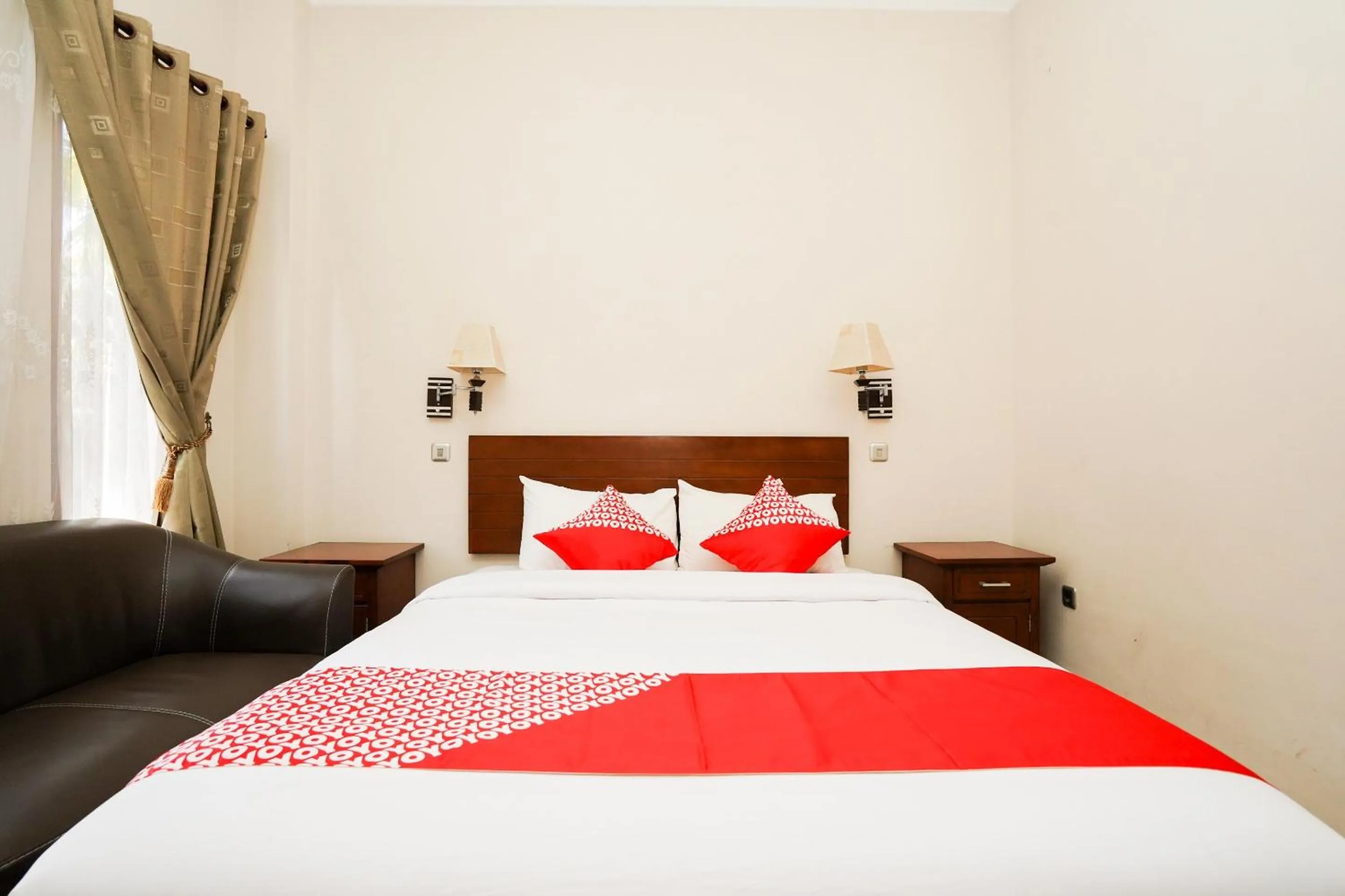 Bedroom, Bed in Capital O 1430 Hotel Ratna Syariah