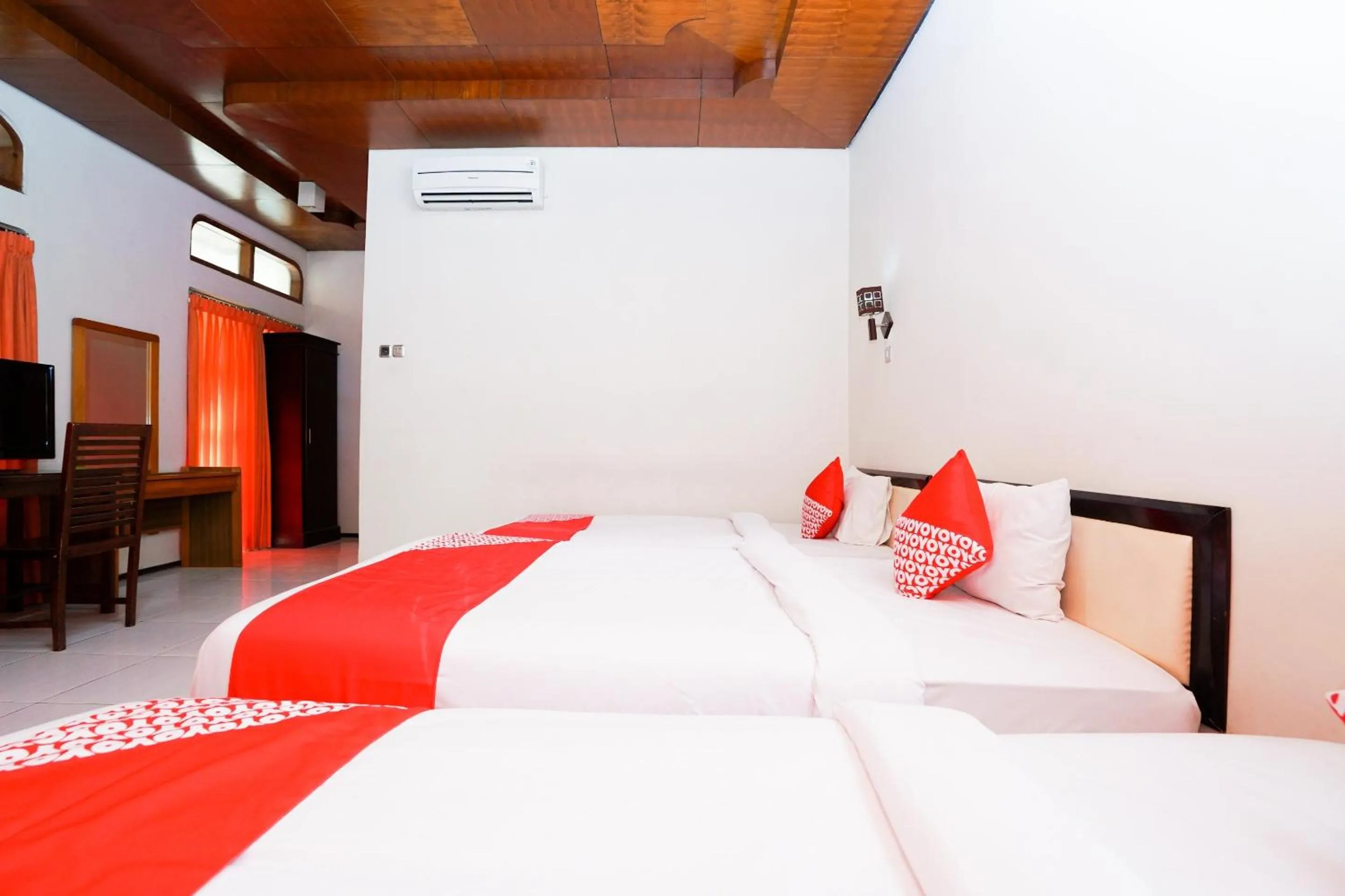 Bedroom, Bed in Capital O 1430 Hotel Ratna Syariah