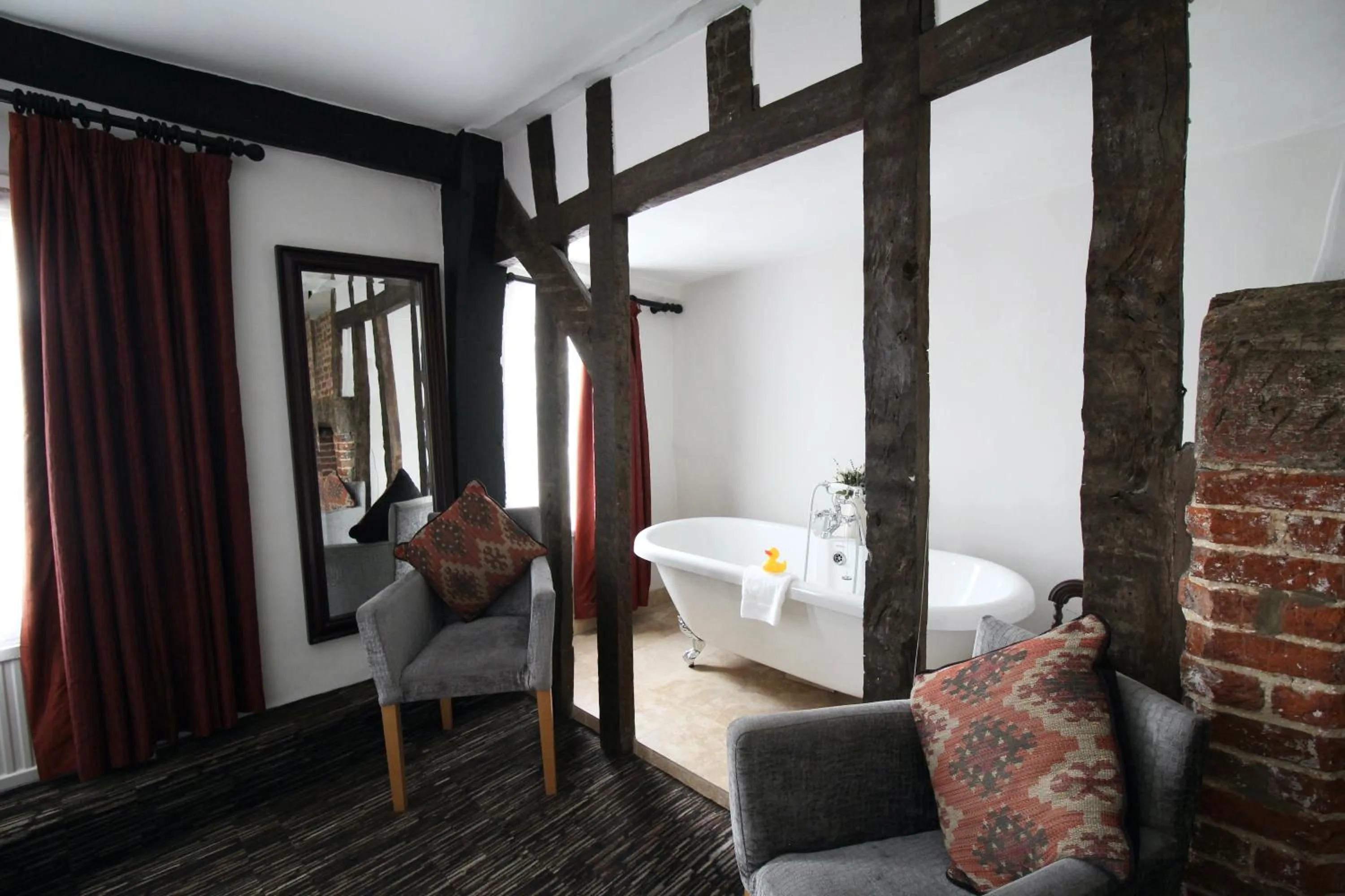 Bed in The Saracens Head Hotel