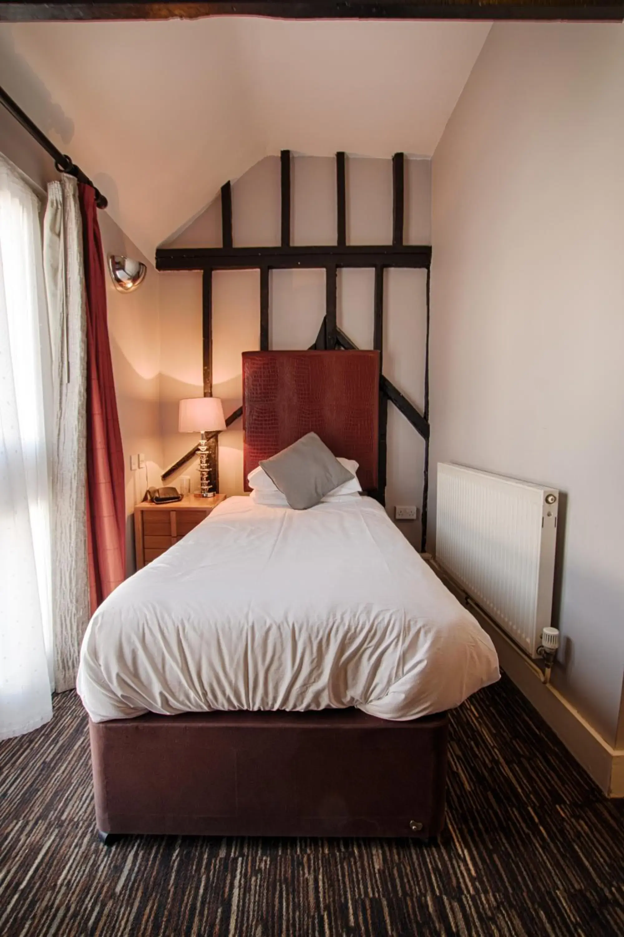 Single Room in The Saracens Head Hotel Single Room in The Saracens Head Hotel