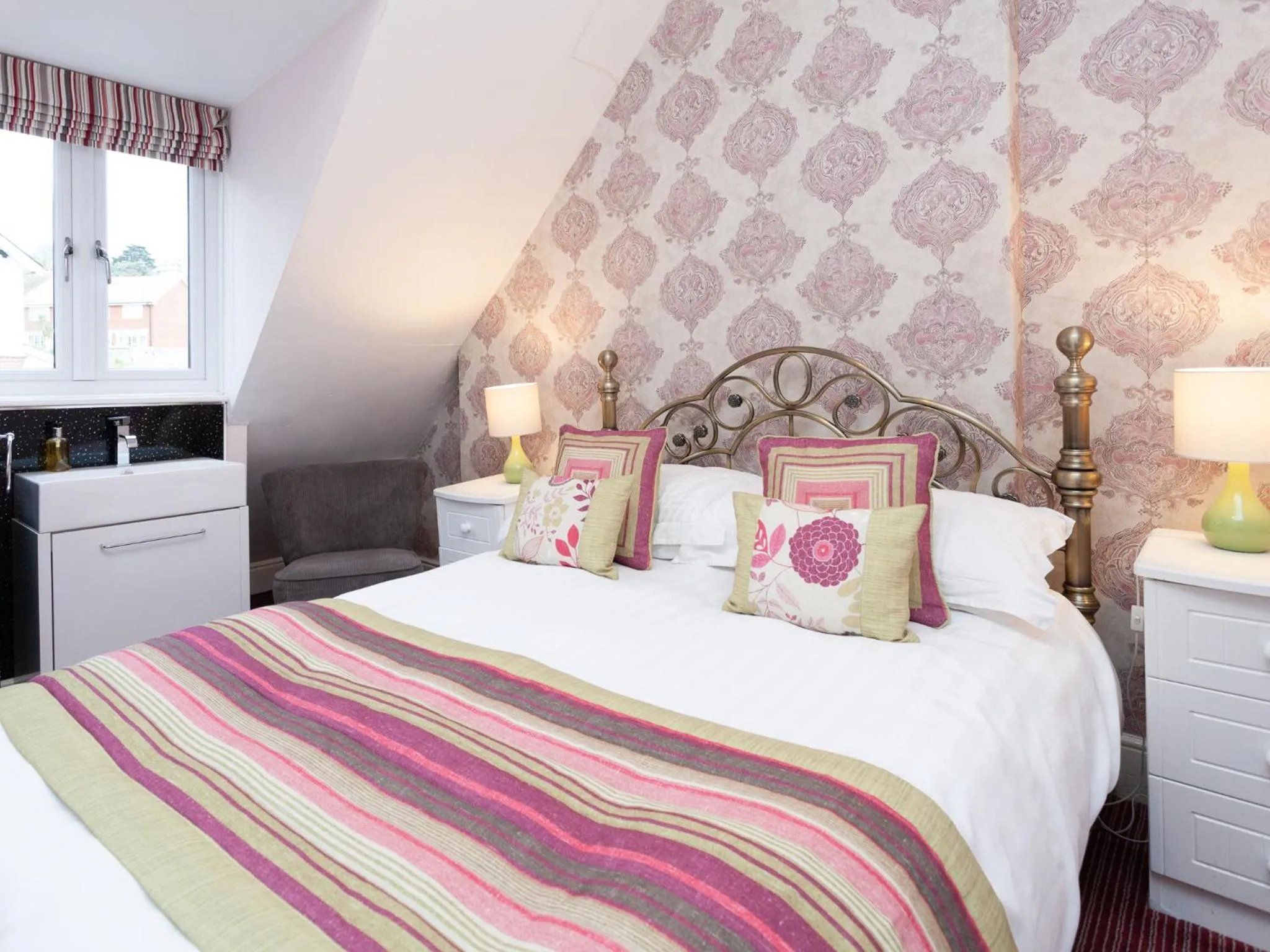 Bedroom, Bed in The Ravenswood B&B