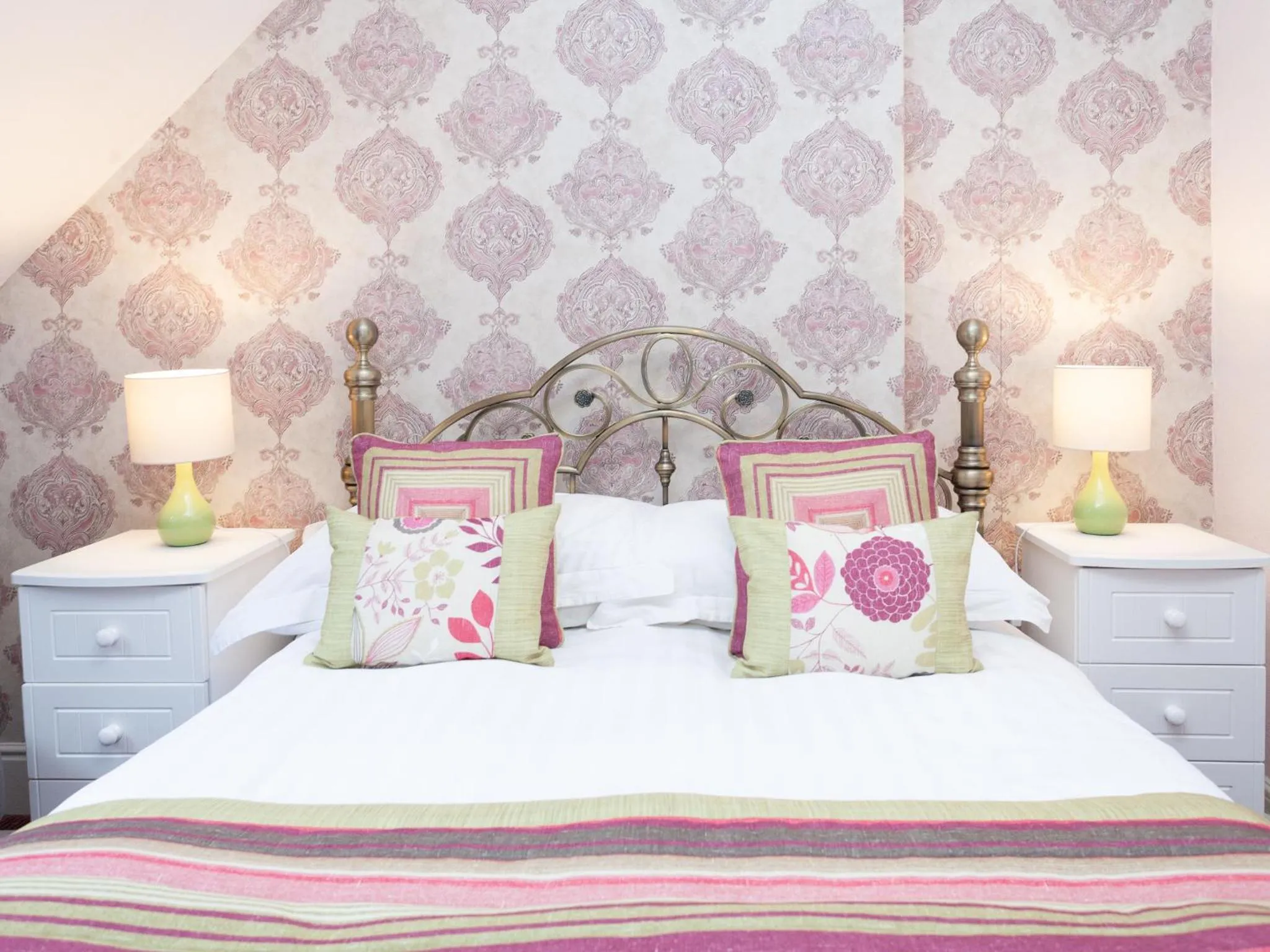 Bedroom, Bed in The Ravenswood B&B