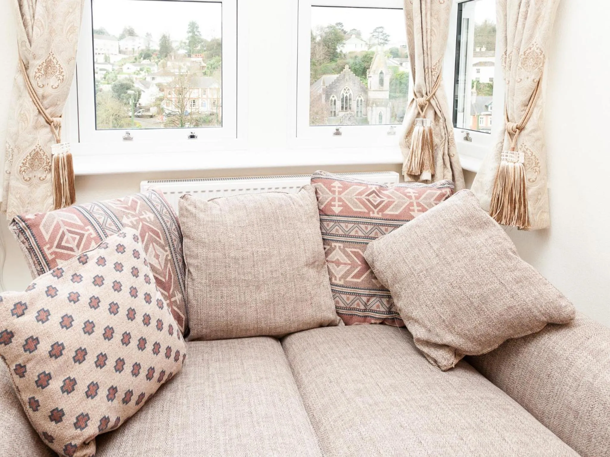 Bedroom in The Ravenswood B&B