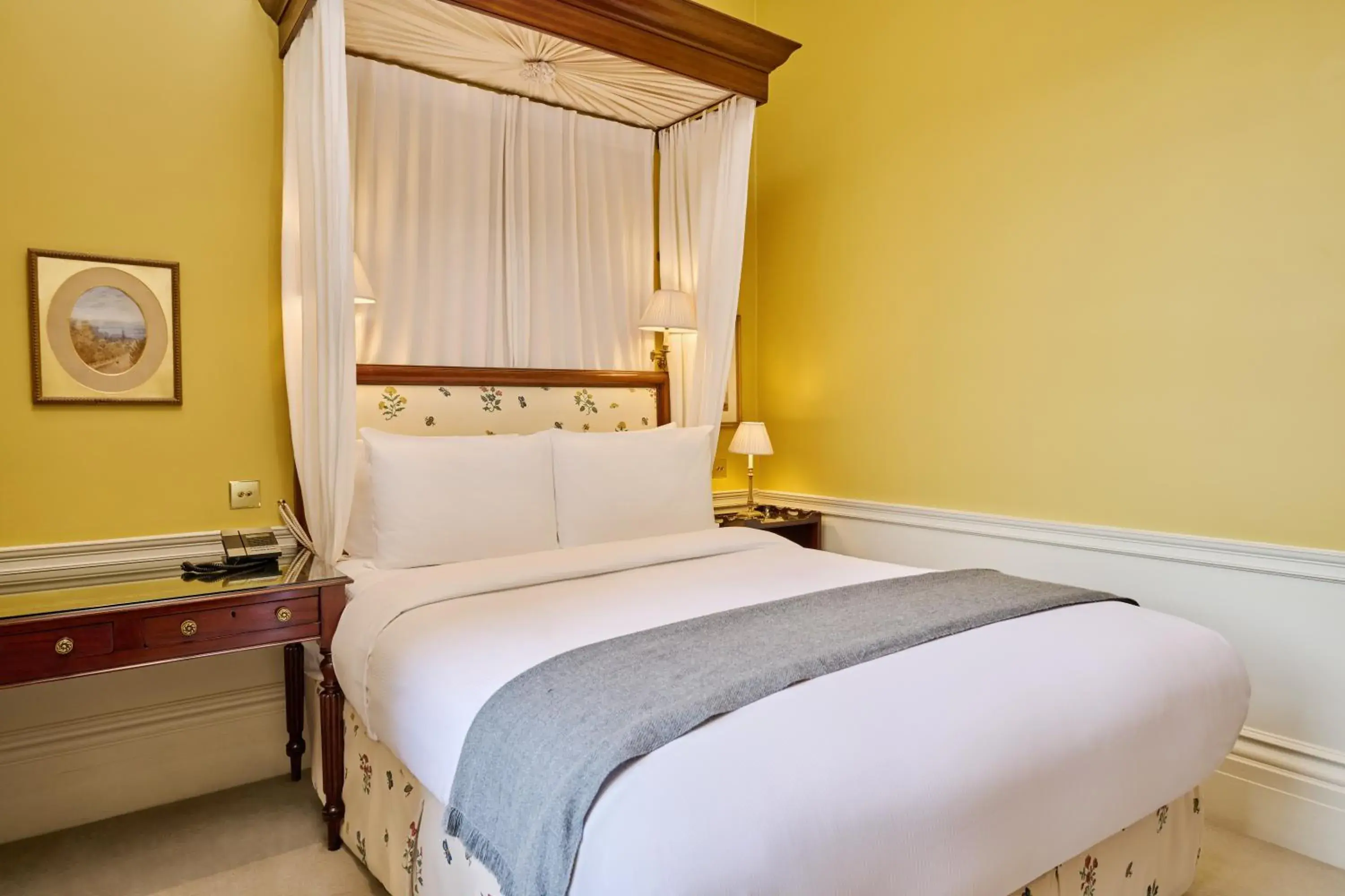 Double Room in Roseate House London Double Room in Roseate House London