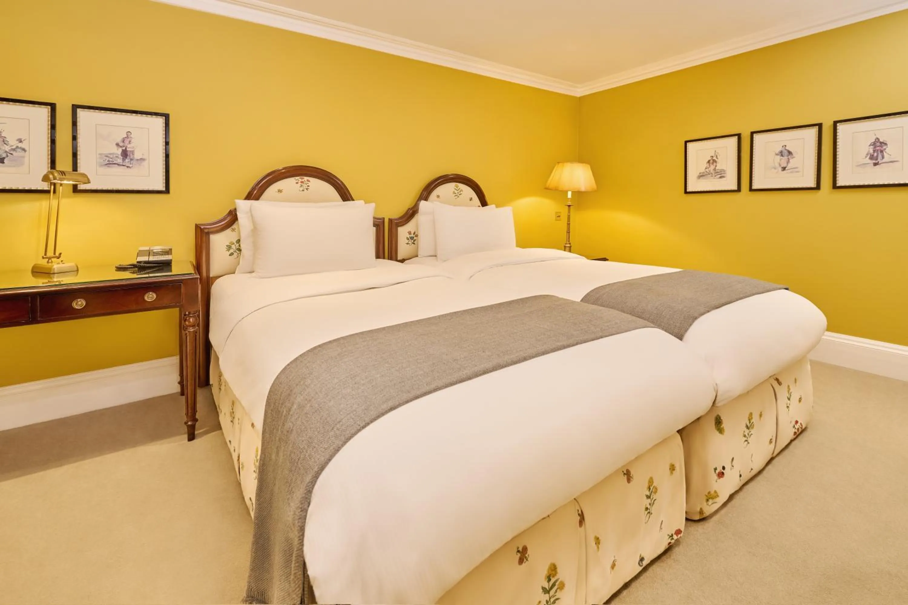 Bed in Roseate House London