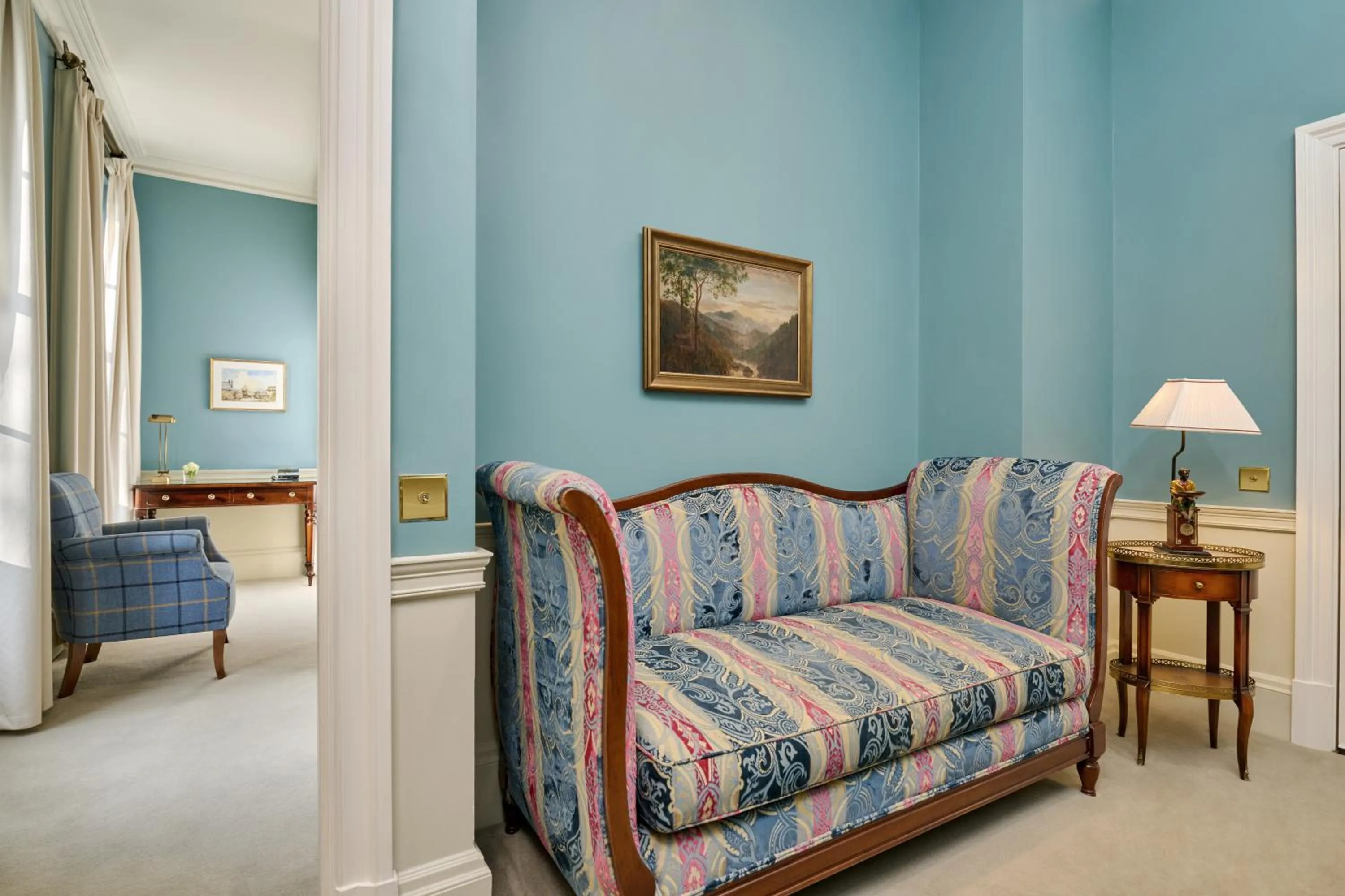 Living room in Roseate House London