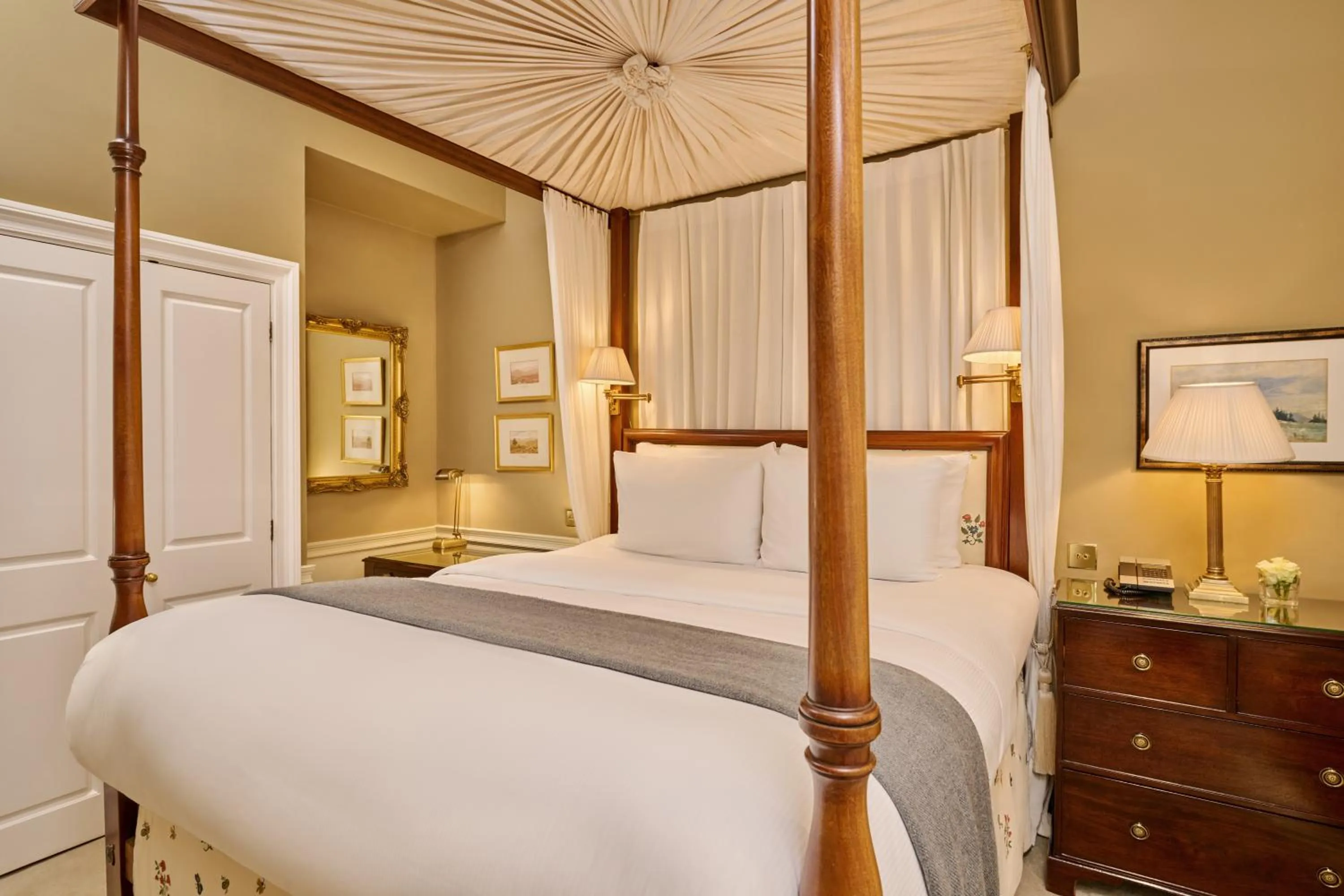 Bed in Roseate House London