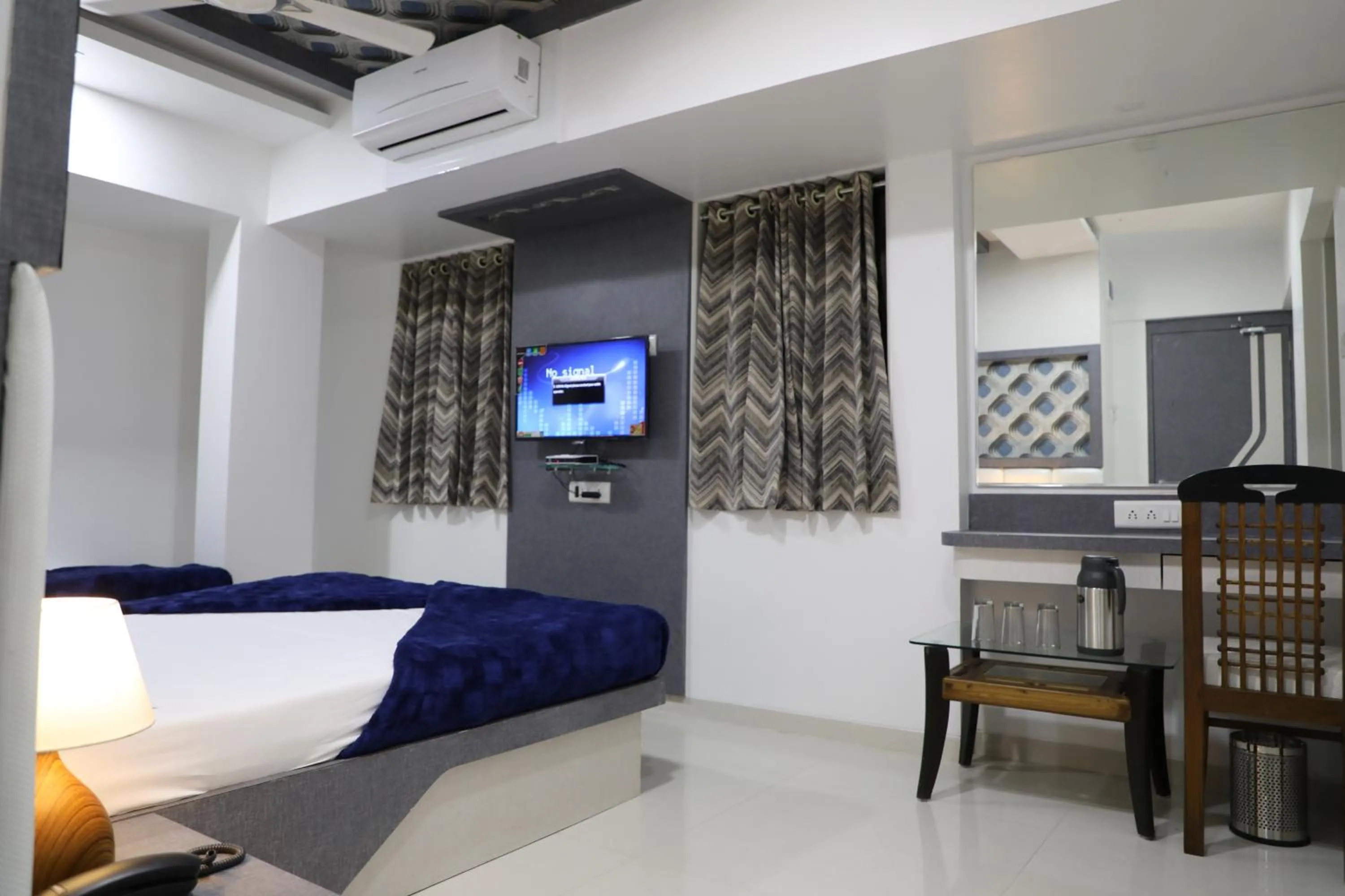 Night, Bed in Hotel Fantacee