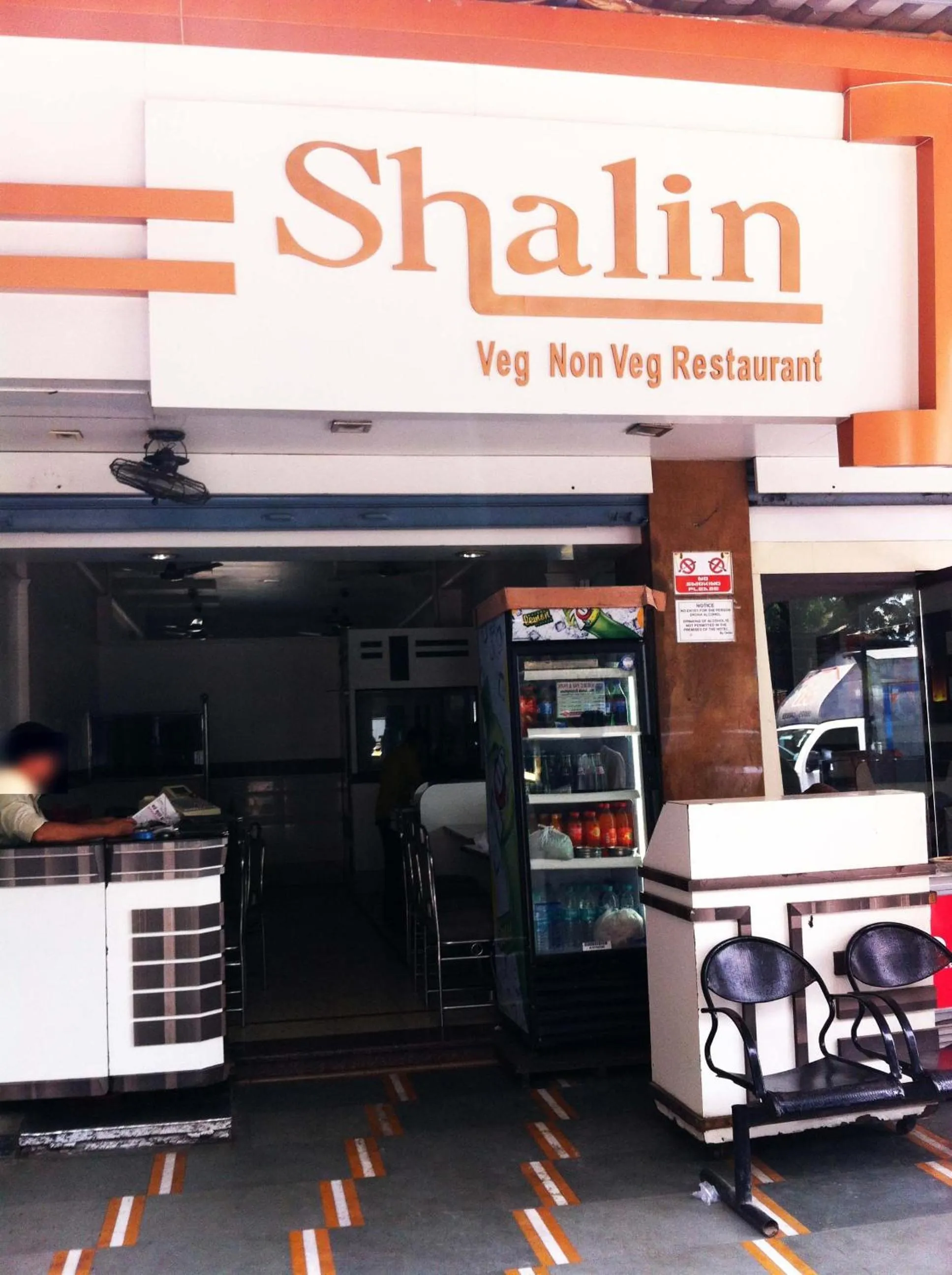 Restaurant/places to eat in Hotel Fantacee