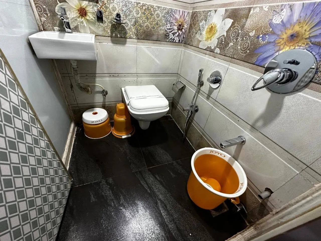 Toilet in Hotel Fantacee