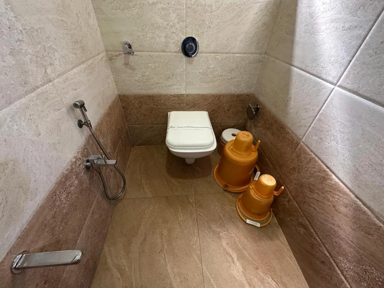 Toilet in Hotel Fantacee