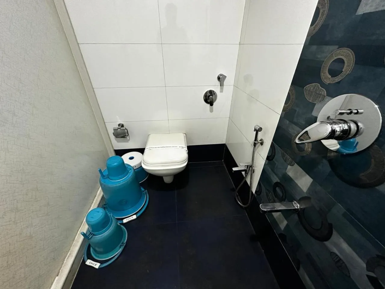 Toilet in Hotel Fantacee