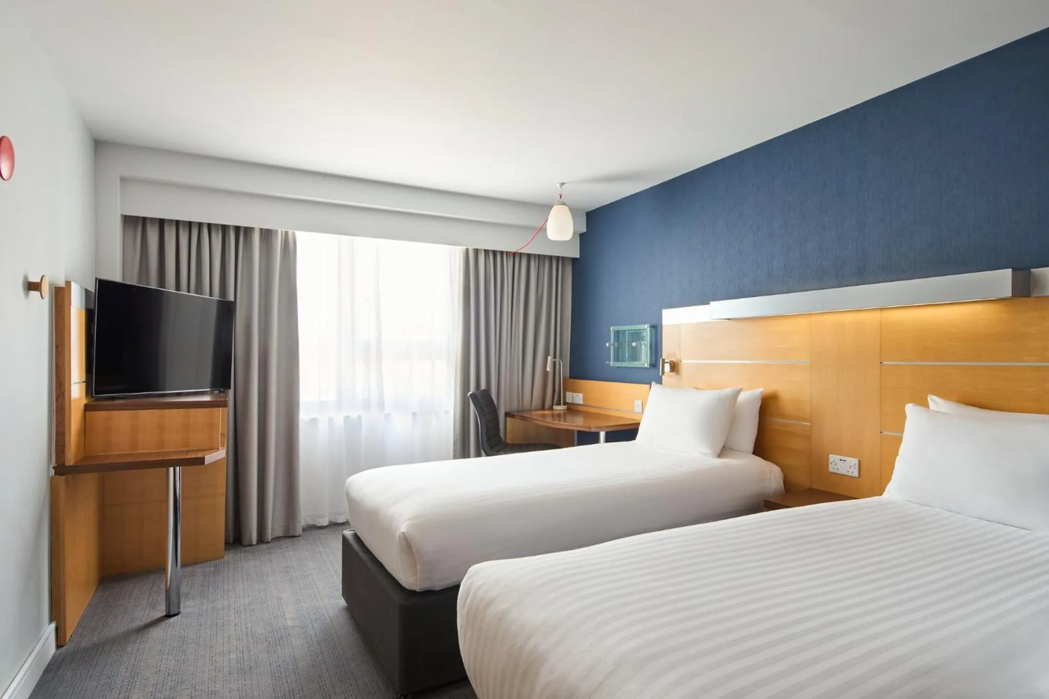 Photo of the whole room, Bed in Holiday Inn Express London Limehouse by IHG