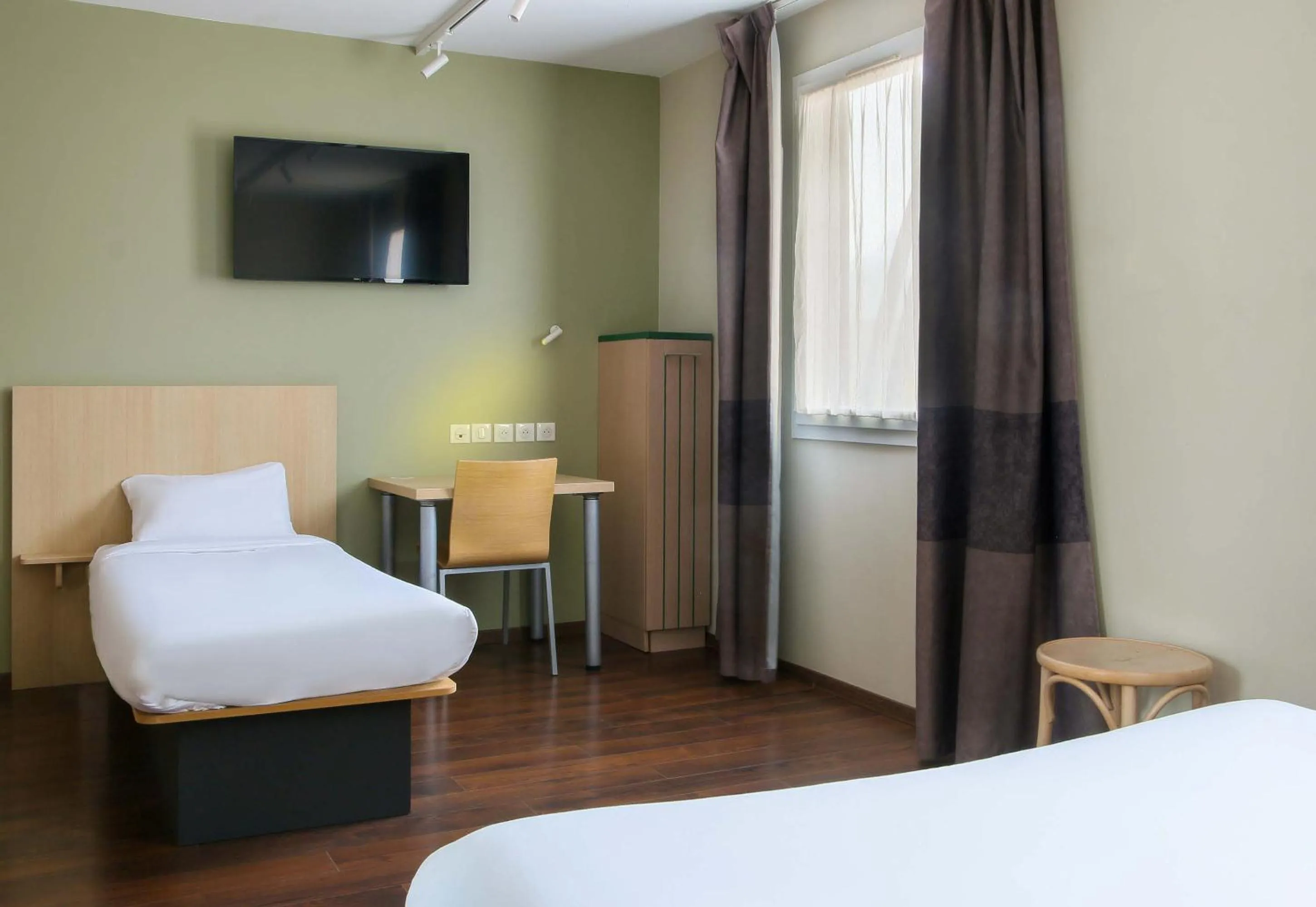 Bedroom, Bed in B&B HOTEL Aubagne Gémenos