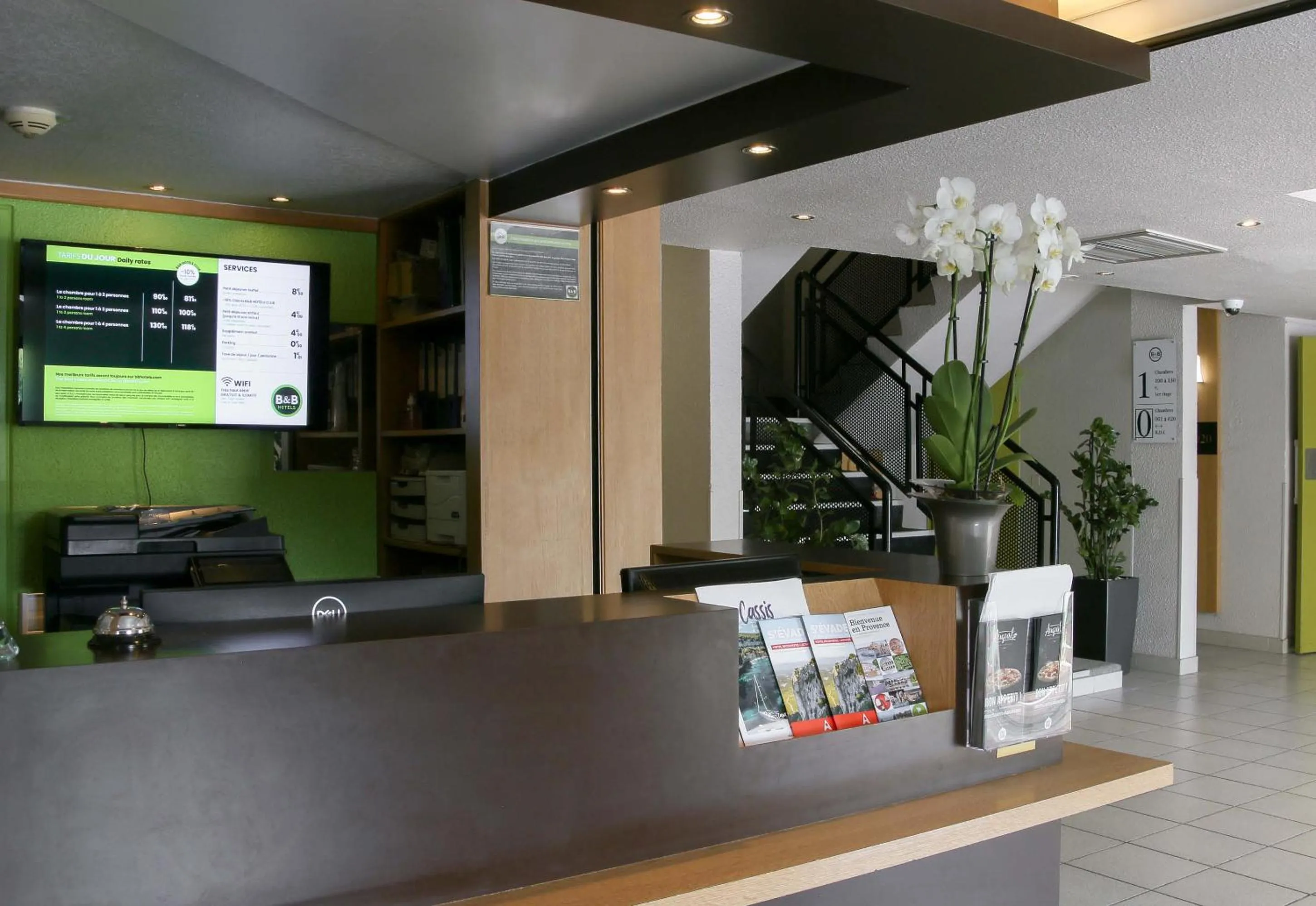 Lobby or reception in B&B HOTEL Aubagne Gémenos