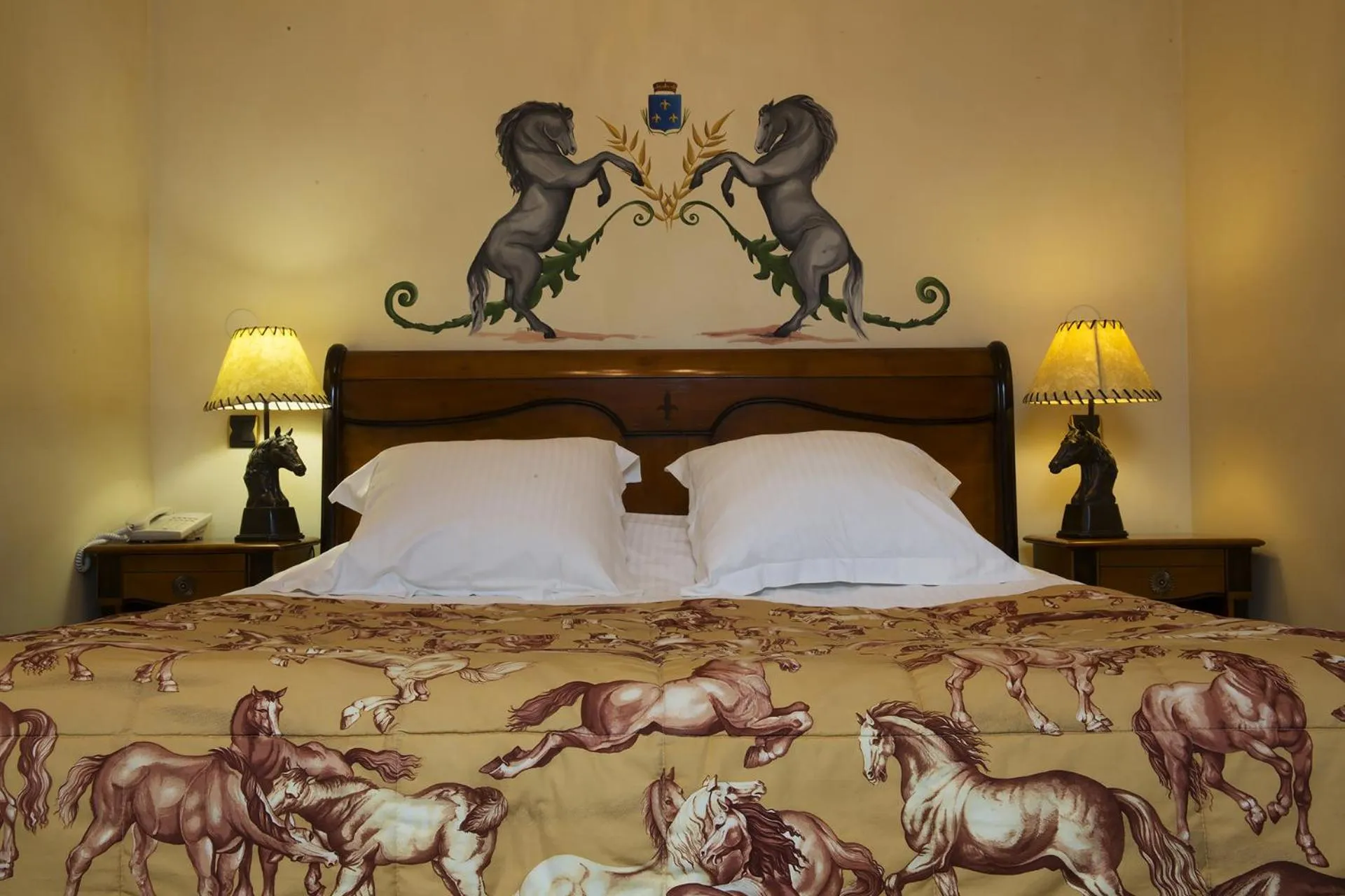 Bed in Demeures & Châteaux Domaine de la Grange de Condé