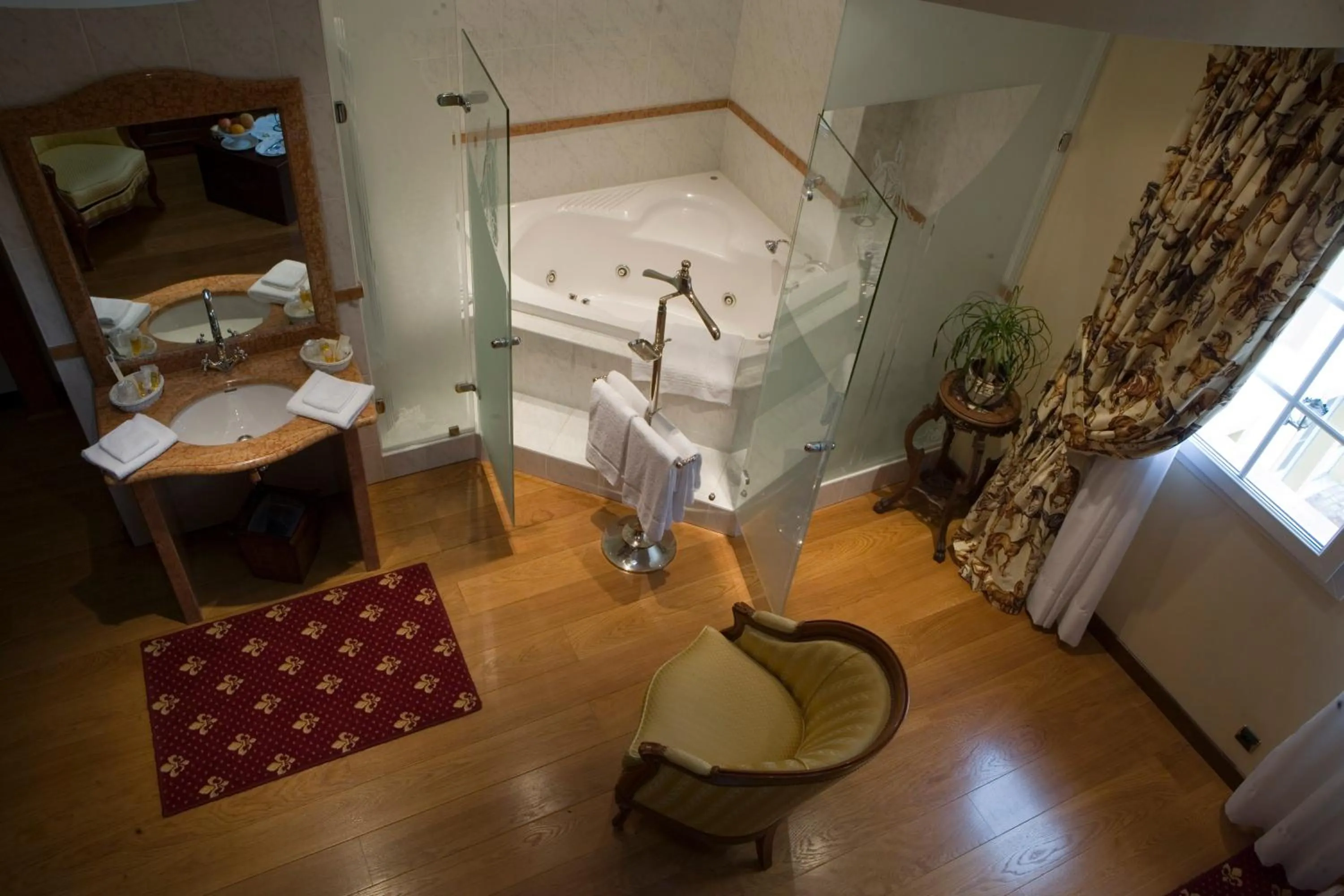 Bedroom in Demeures & Châteaux Domaine de la Grange de Condé