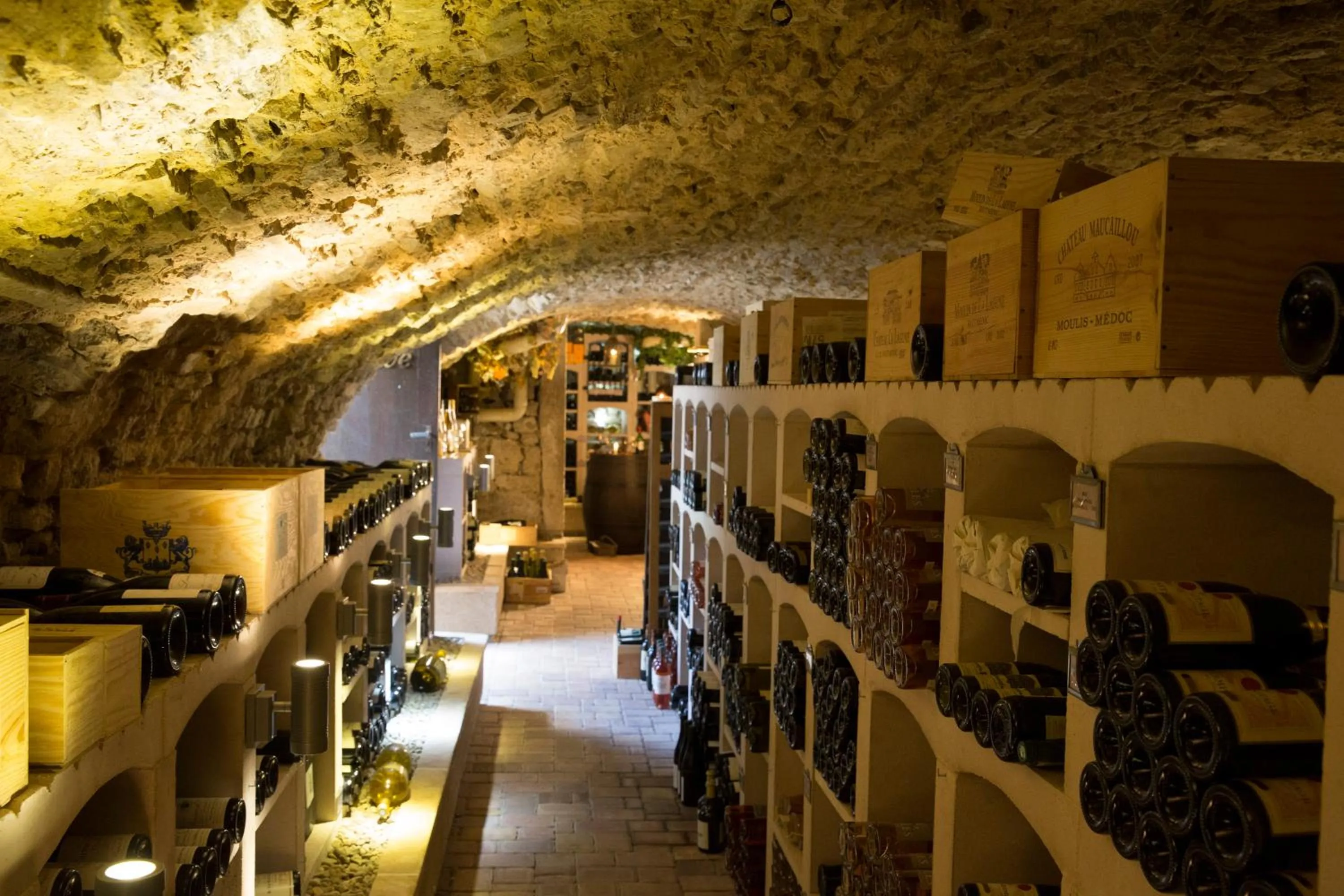 Restaurant/places to eat in Demeures & Châteaux Domaine de la Grange de Condé