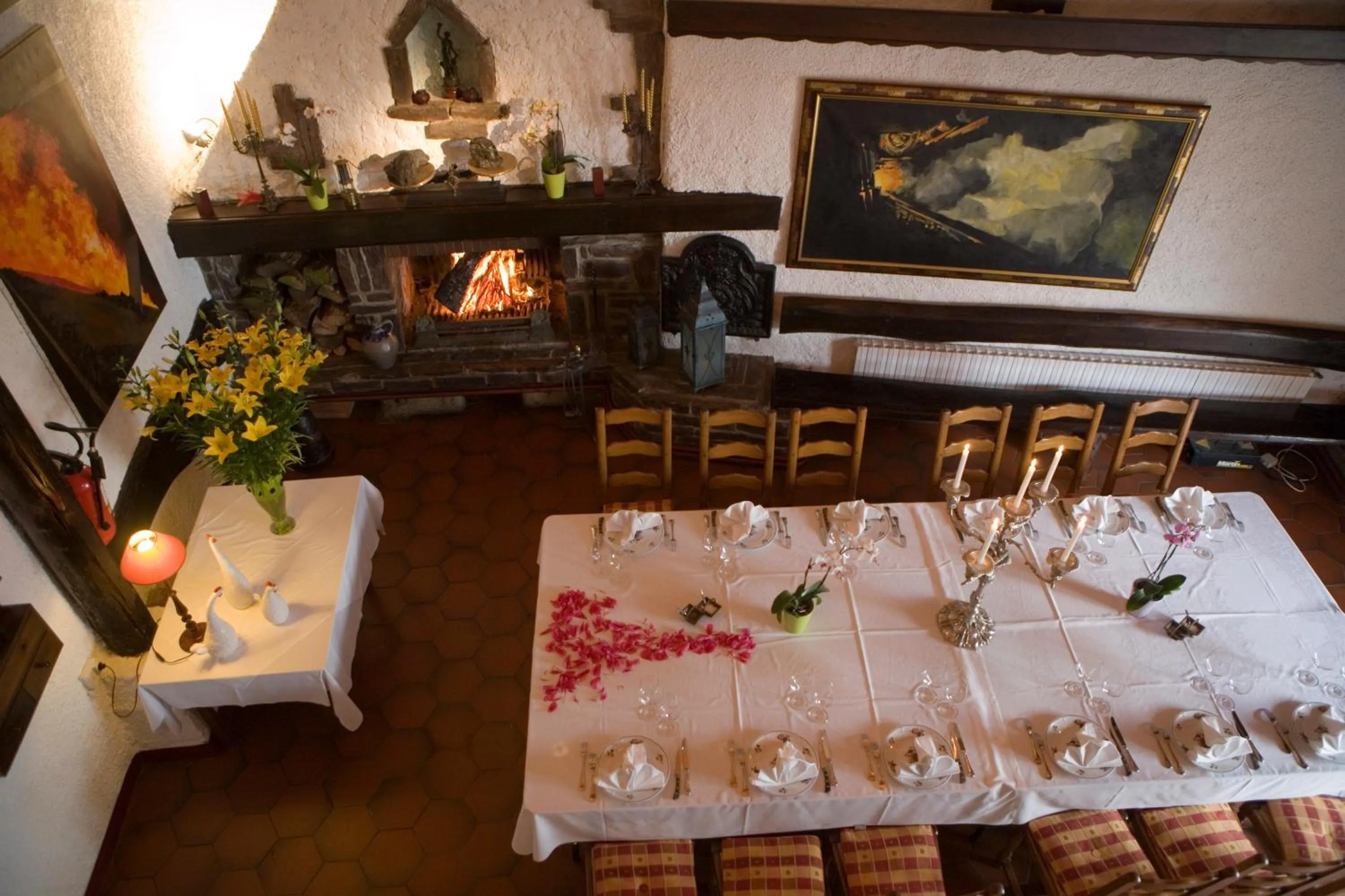 Restaurant/places to eat in Demeures & Châteaux Domaine de la Grange de Condé